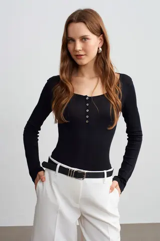 Siyah