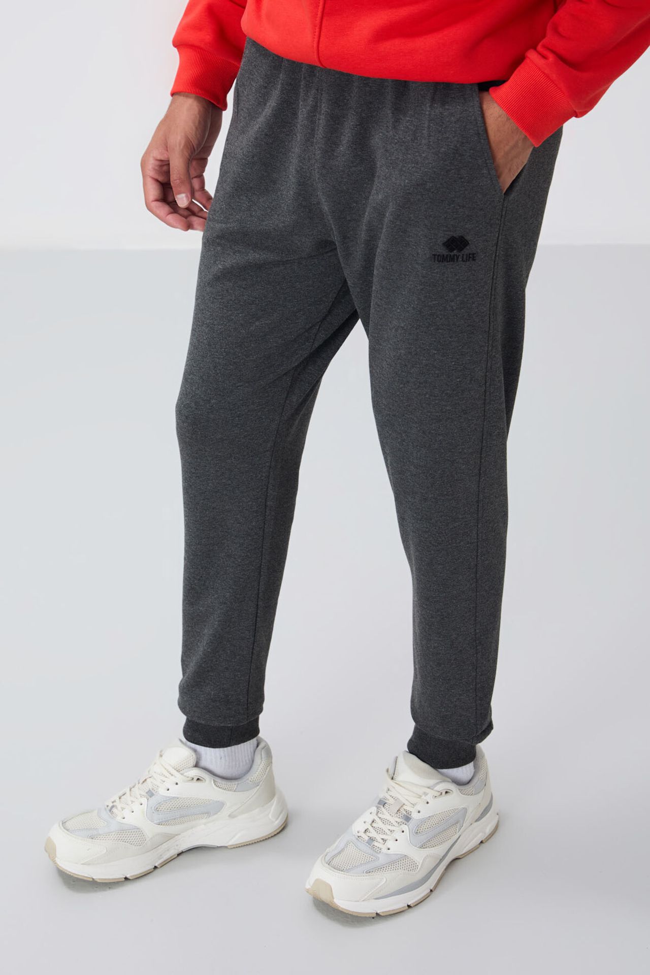 TOMMY Men's Solid Fleece Sweatpants 2