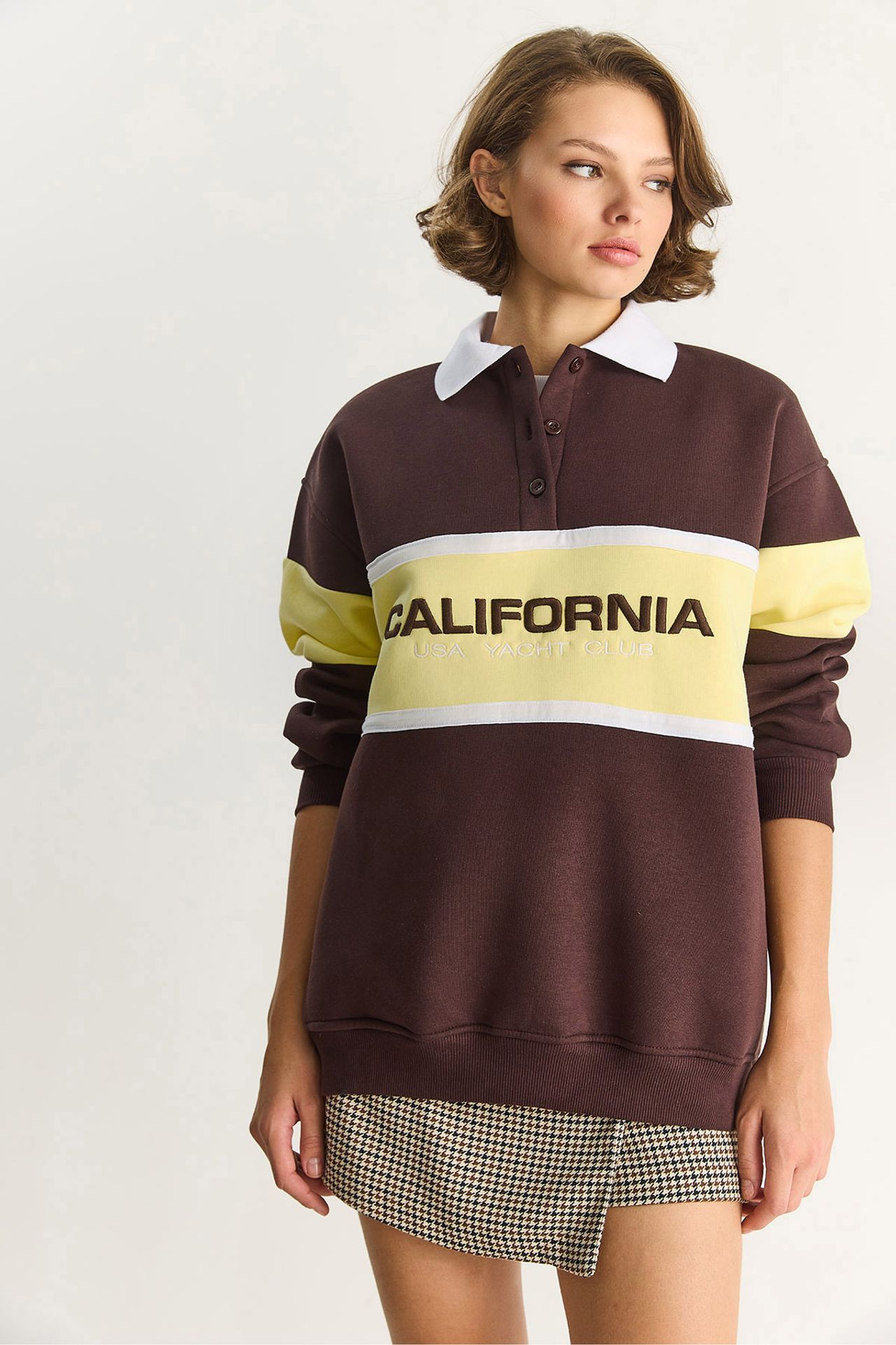 LUCCI Oversized Printed Polo Collar Sweatshirt 4
