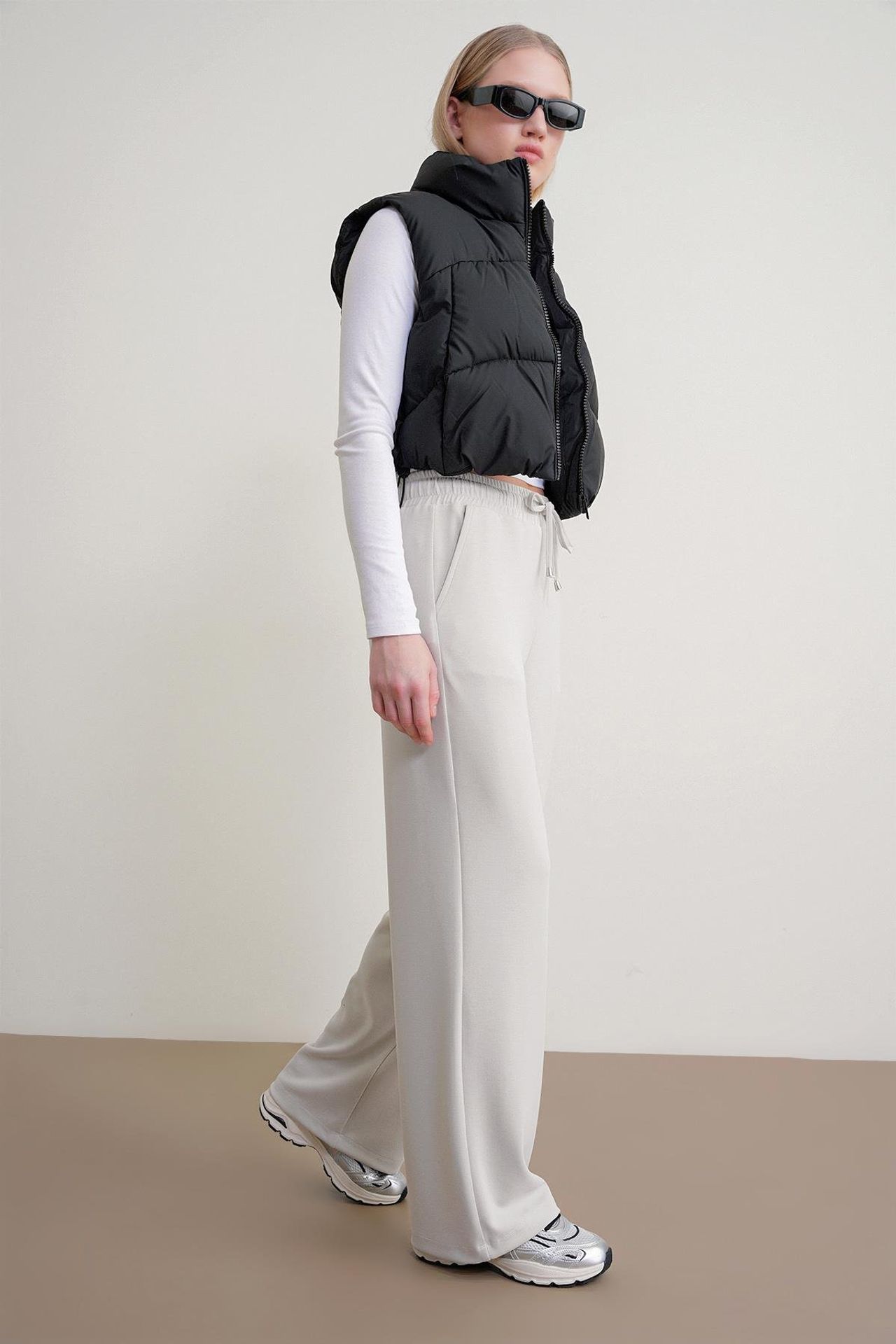 MIXRAY High Waist Pull On Straight Leg Pants with Pockets 2
