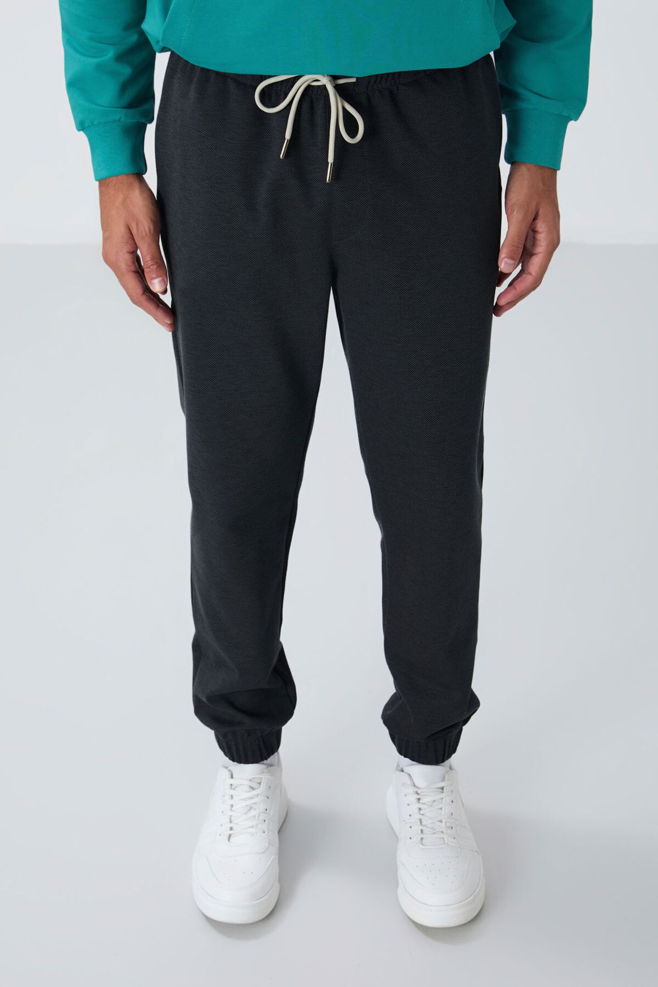 TOMMY Men's Regular Fit Fleece Sweatpants 1