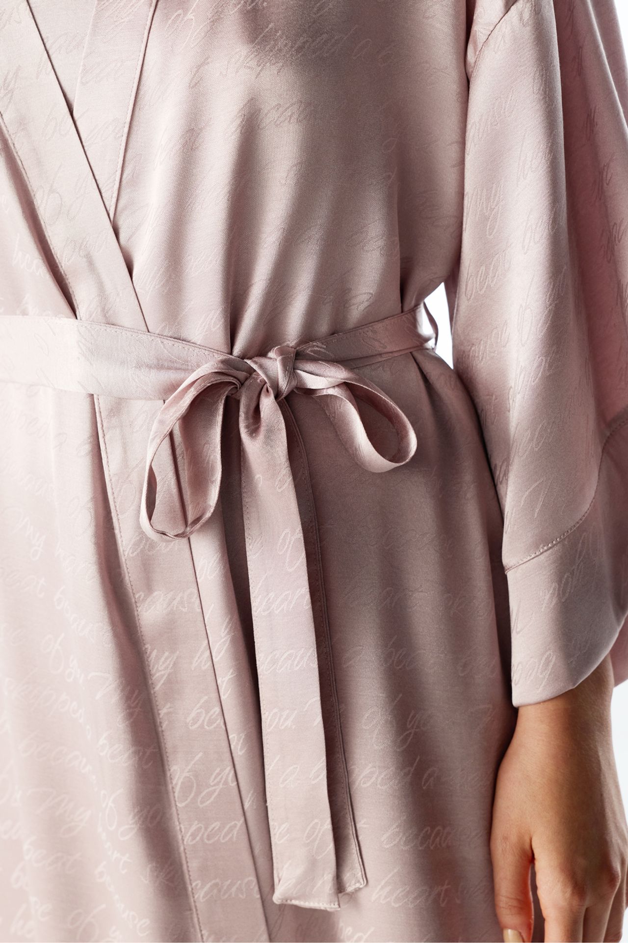 PENTI Pastel Dreamy Satin Slogan Print Sleeve Robe 4