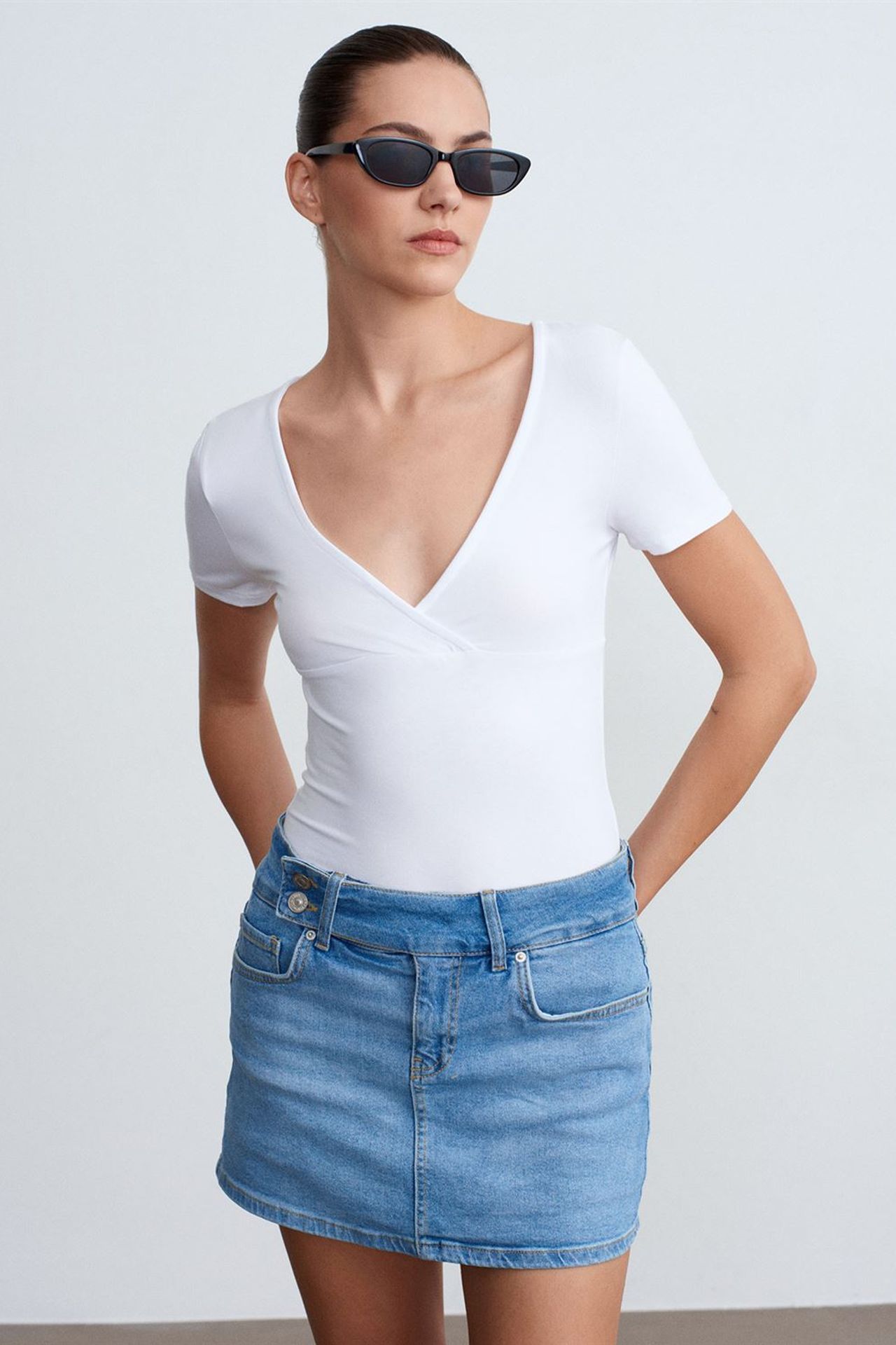 DILVIN High-Waist Denim Mini Skirt With Belt 3