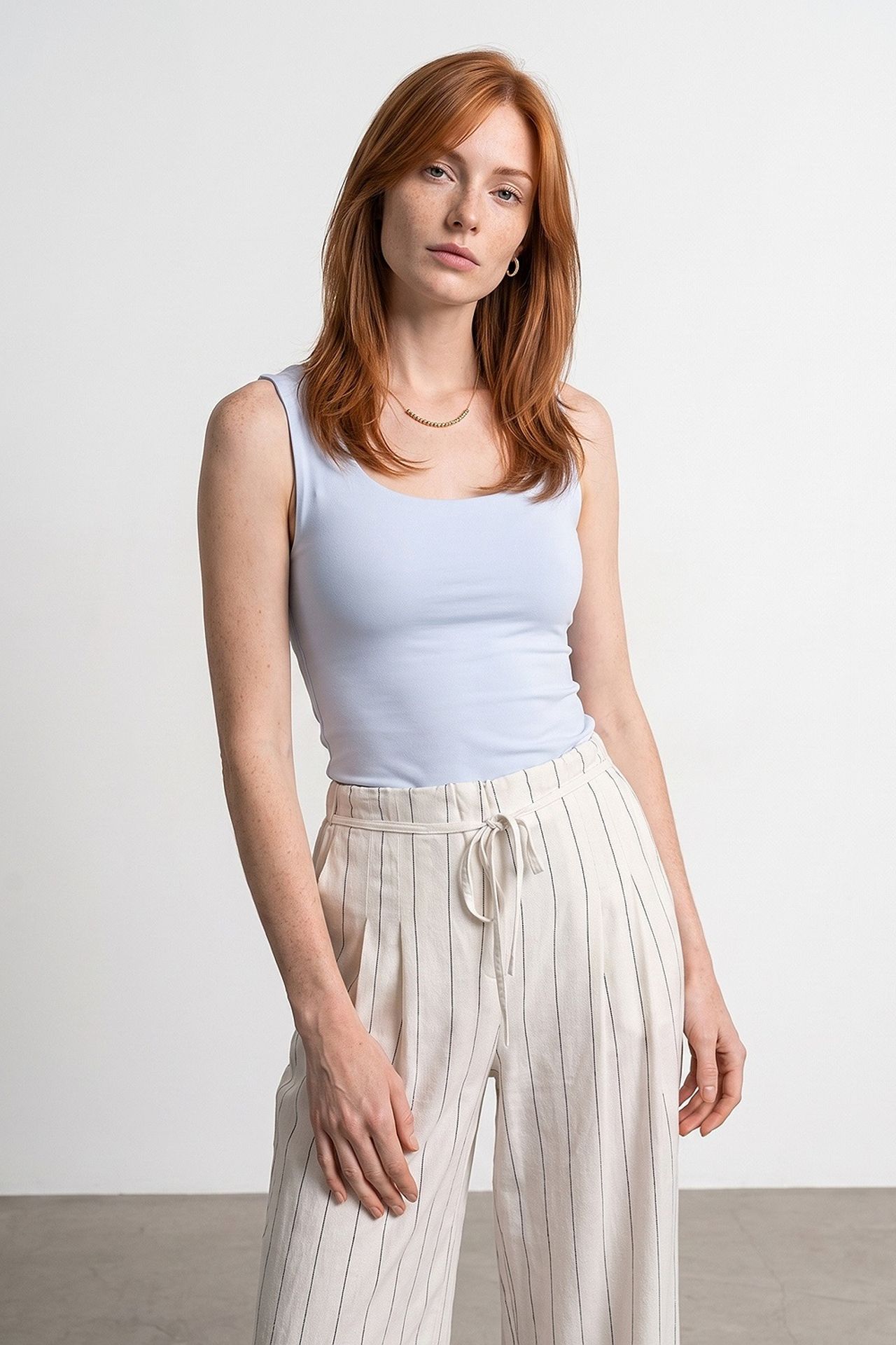 DILVIN Sleeveless Square-Neck Slim-Fit Jersey Blouse 3