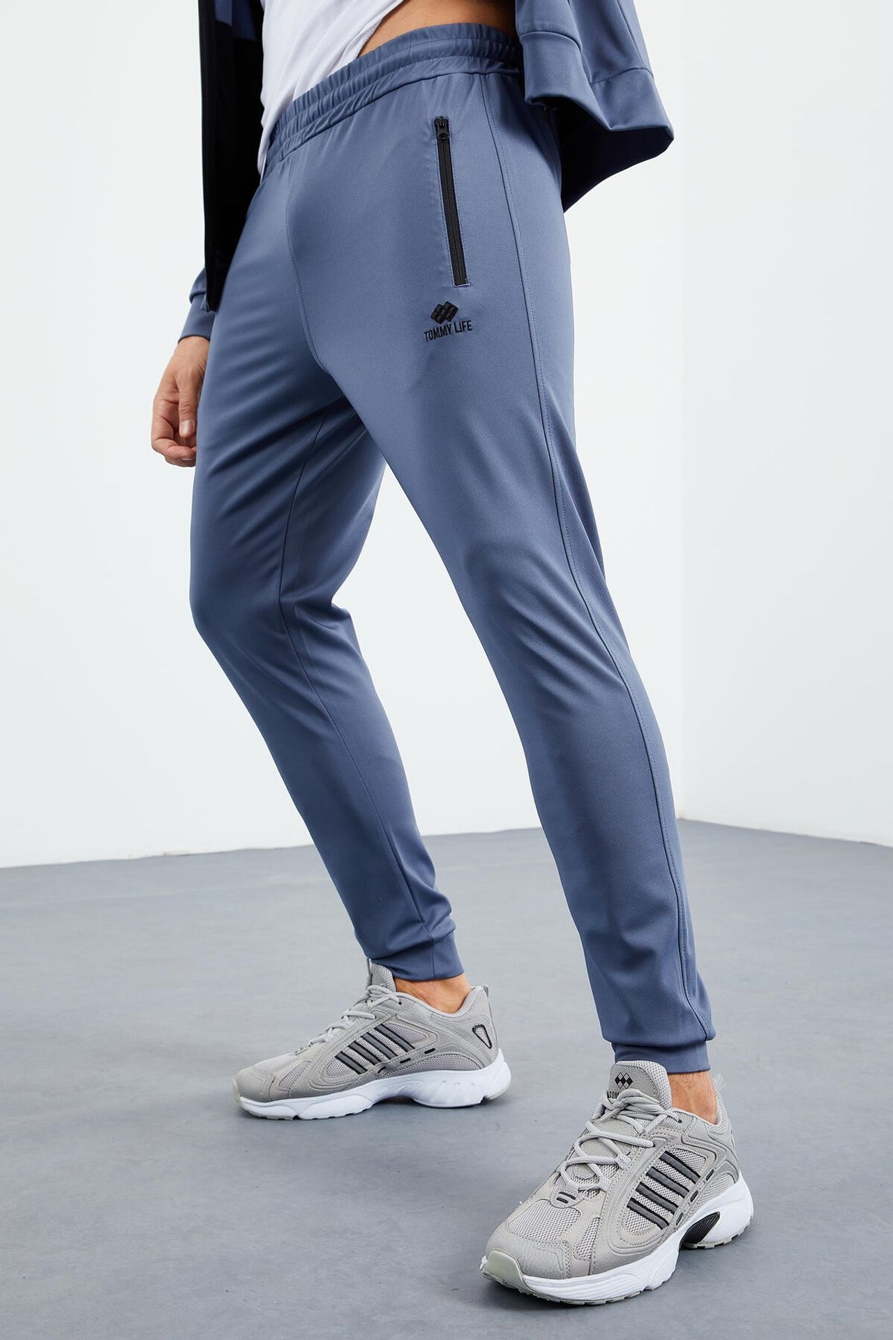 TOMMY Men's Scuba Knit Sweatshirt And Pants Set 6