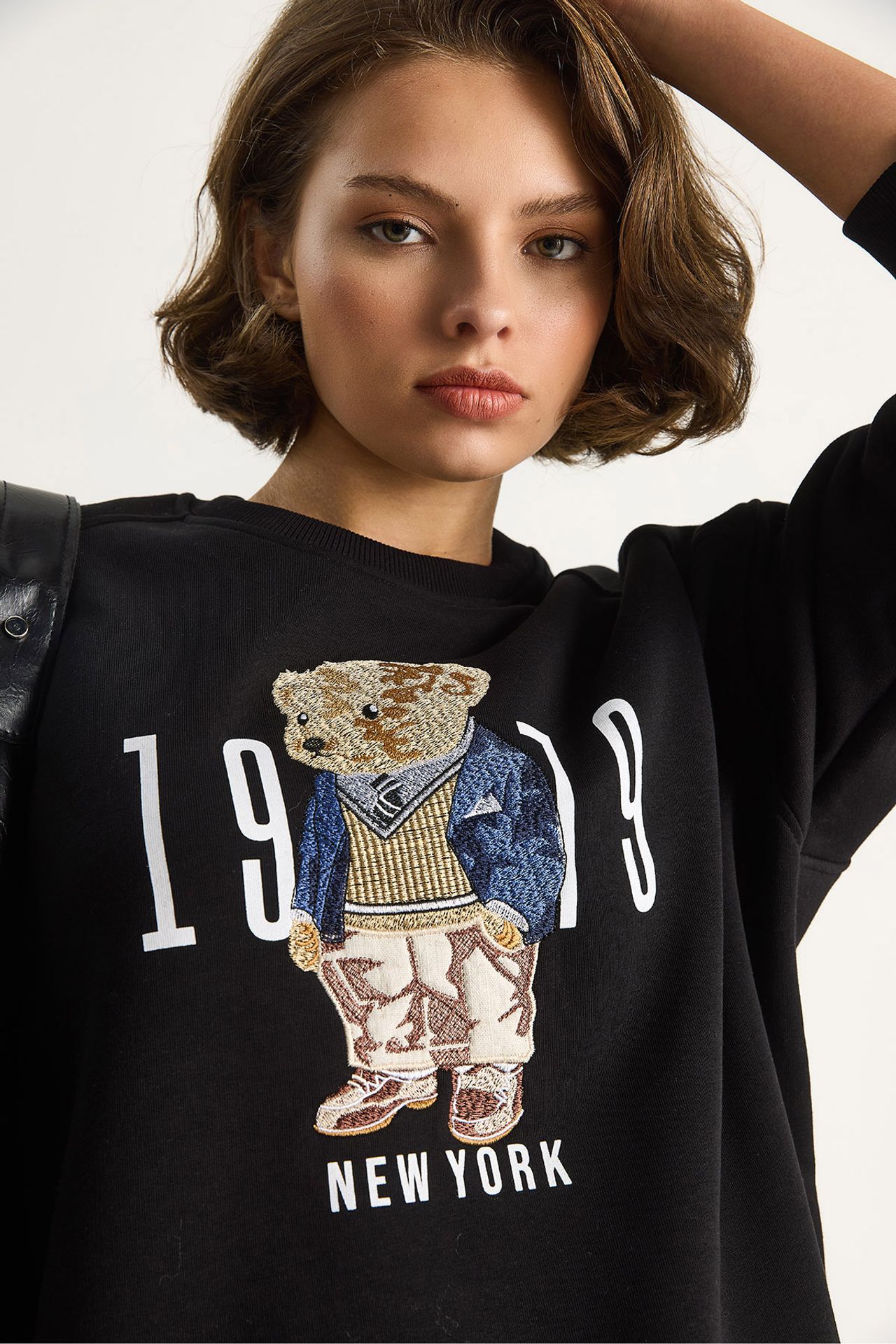 LUCCI Relaxed Fit Printed Crew Neck Sweatshirt 5