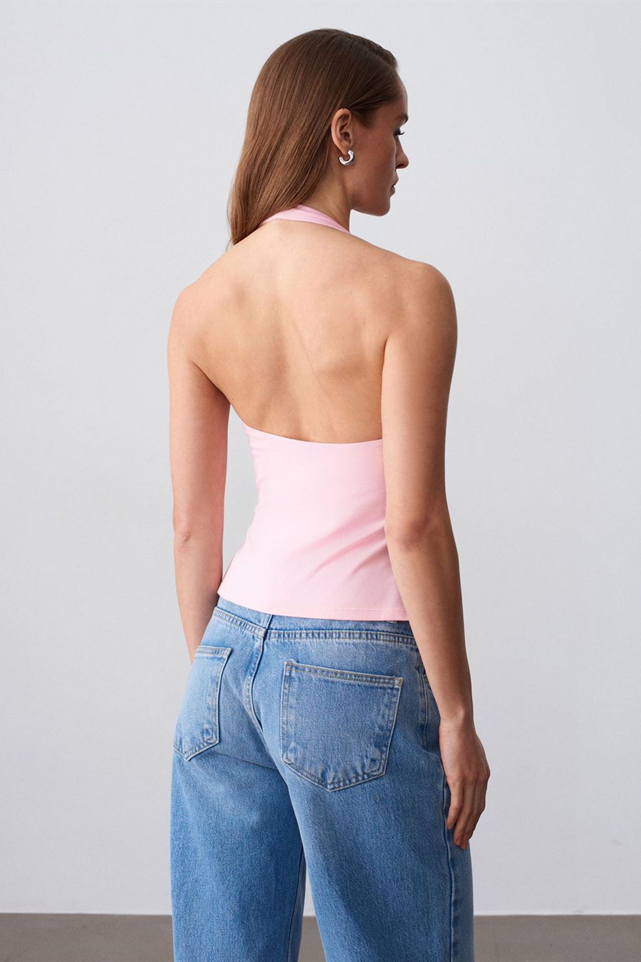 DILVIN Halterneck Cut-Out Slim Fit Blouse 2