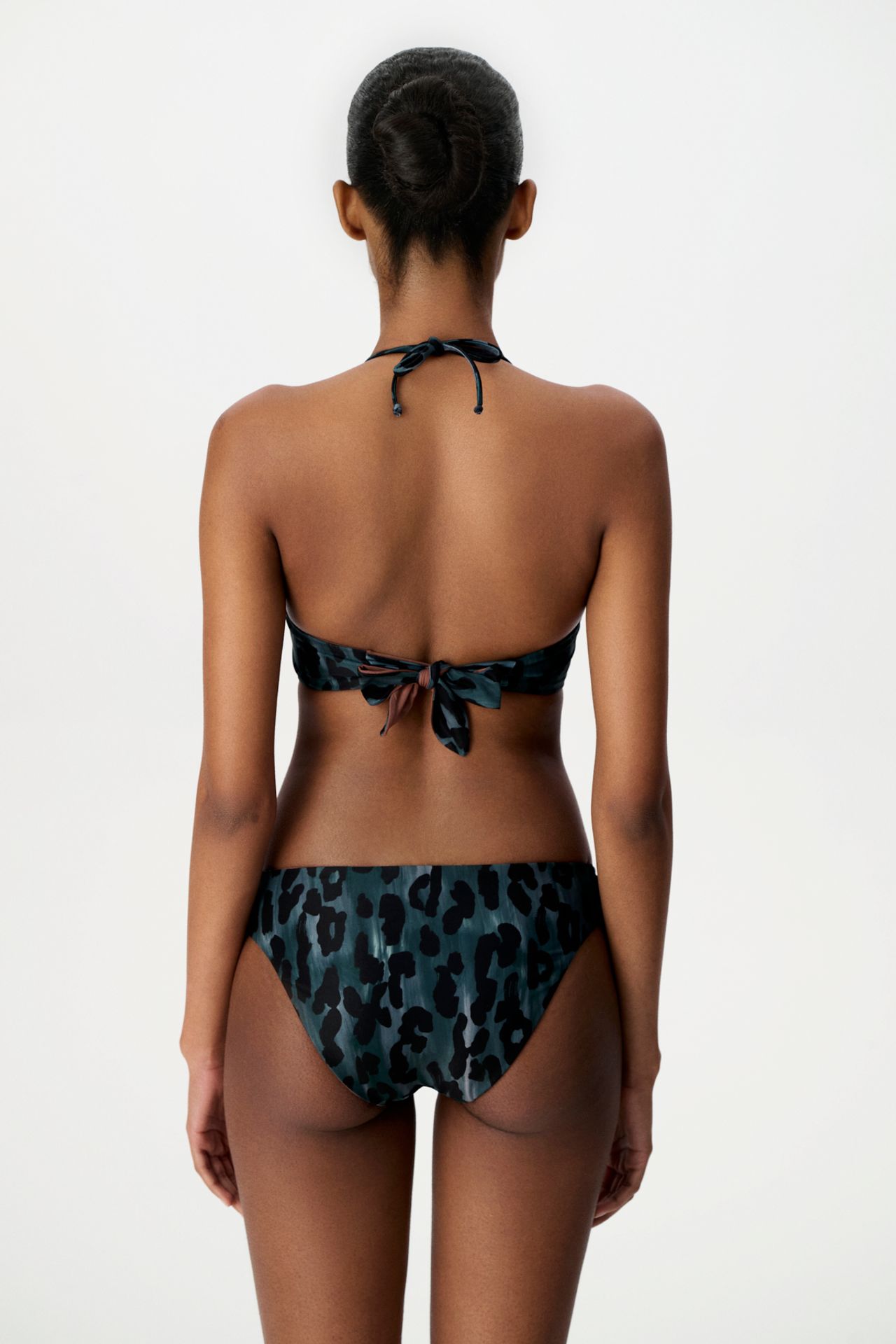 PENTI Clove Double-Sided Strapless Leopard Print Bikini Top 5