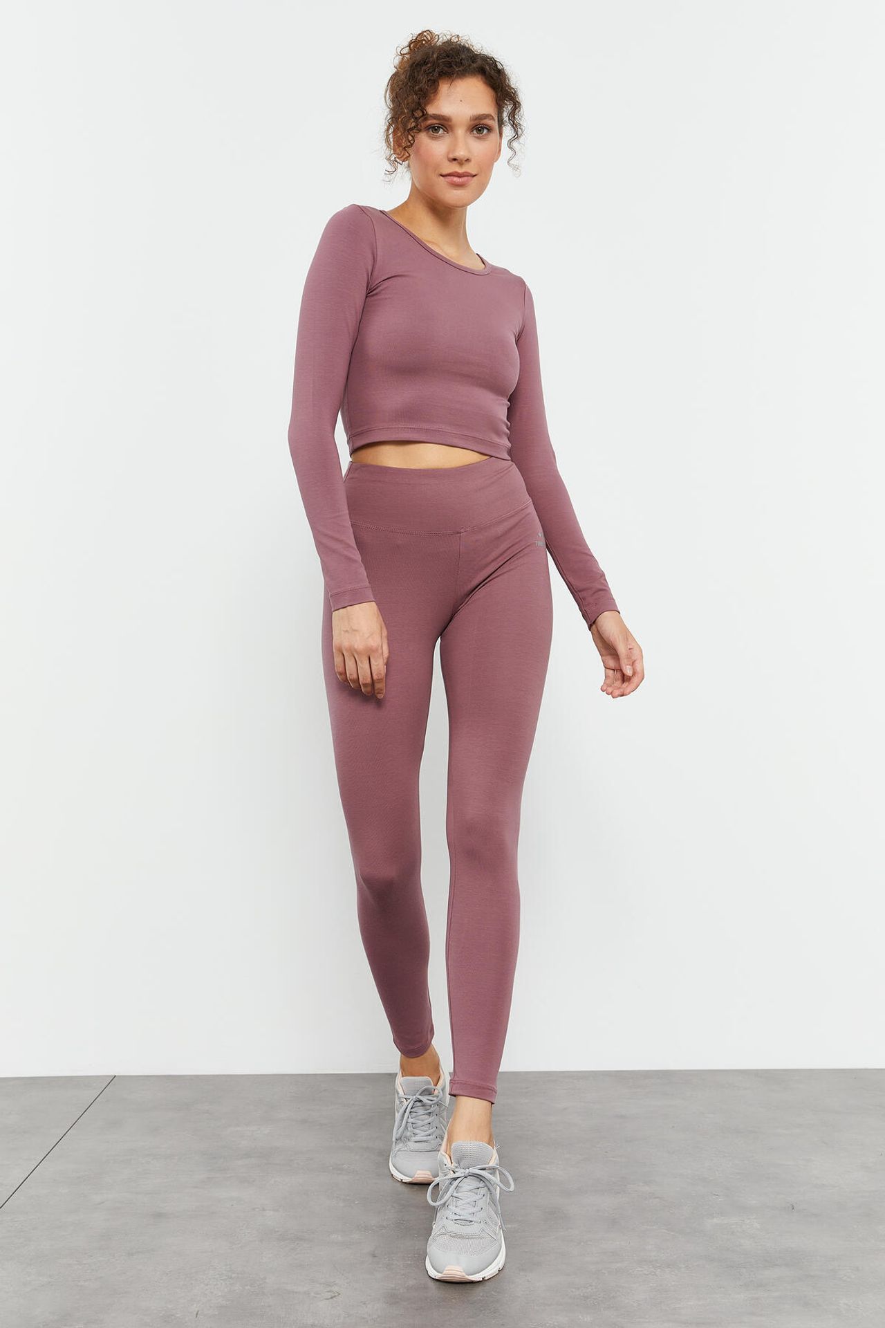TOMMY Slim-Fit Long Sleeve Crop Top 4