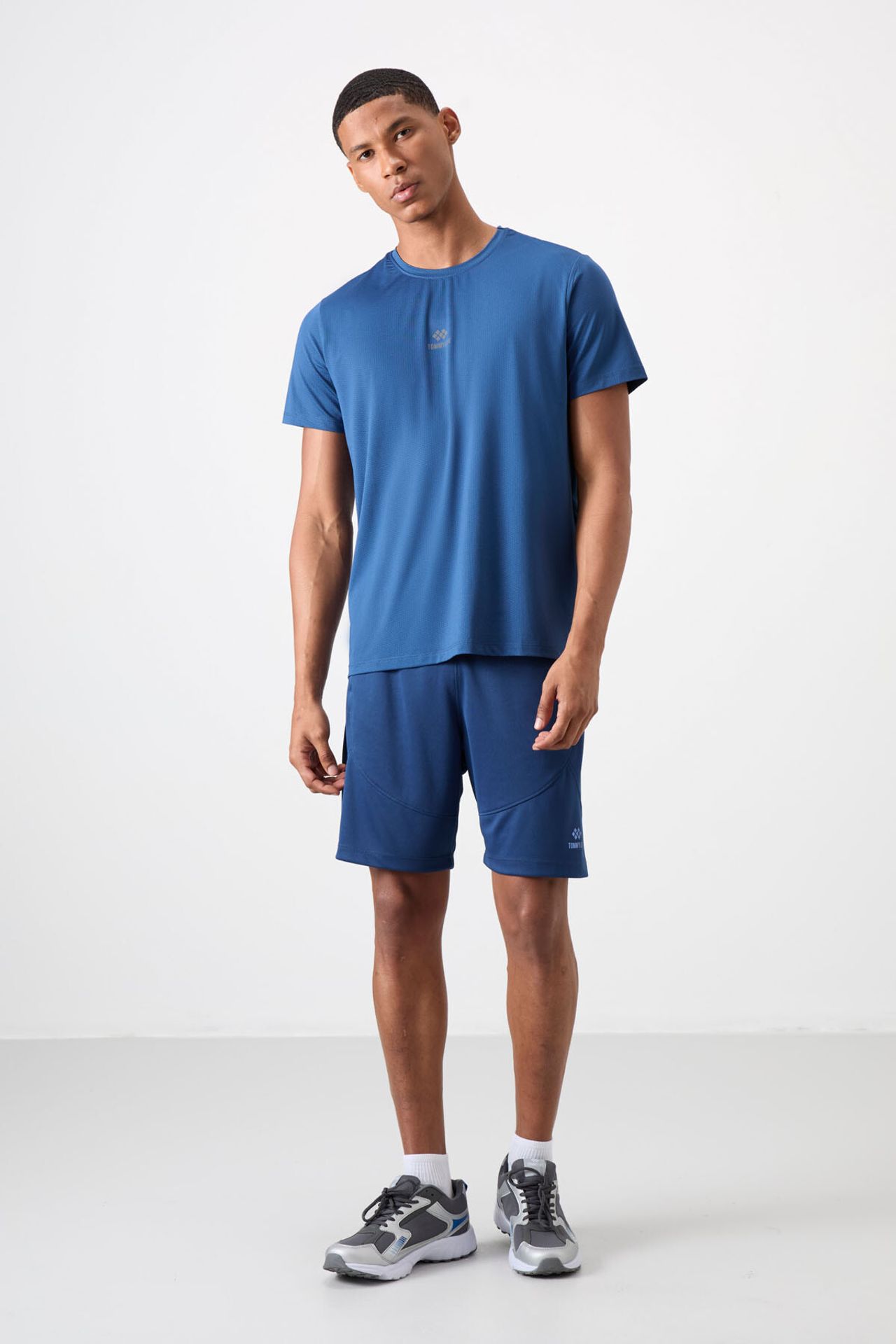 TOMMY Men's Logo Patch Short-Sleeve T-Shirt 3