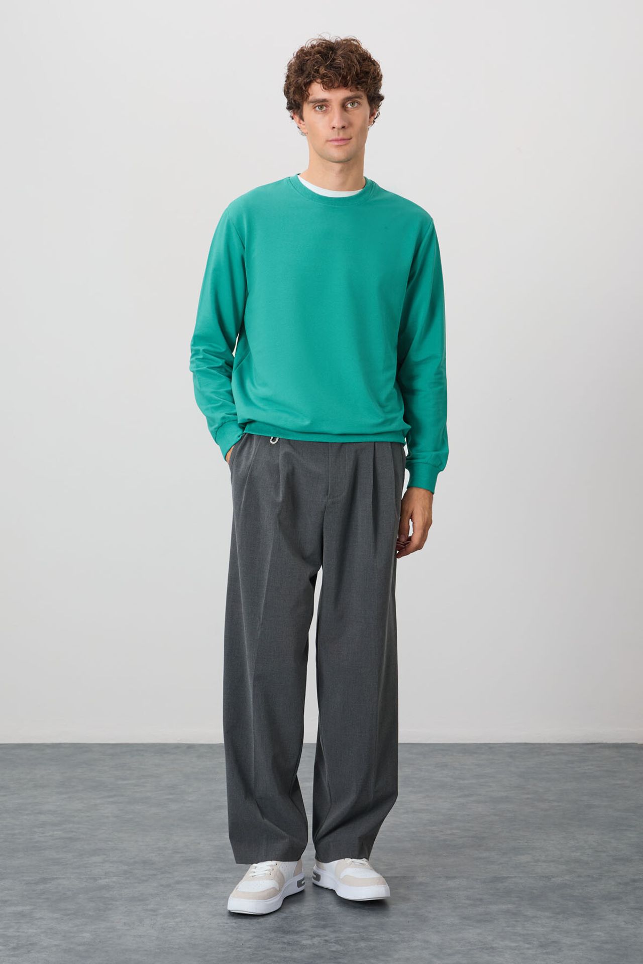 TOMMY Men's Plain Crew Neck Sweatshirt 2