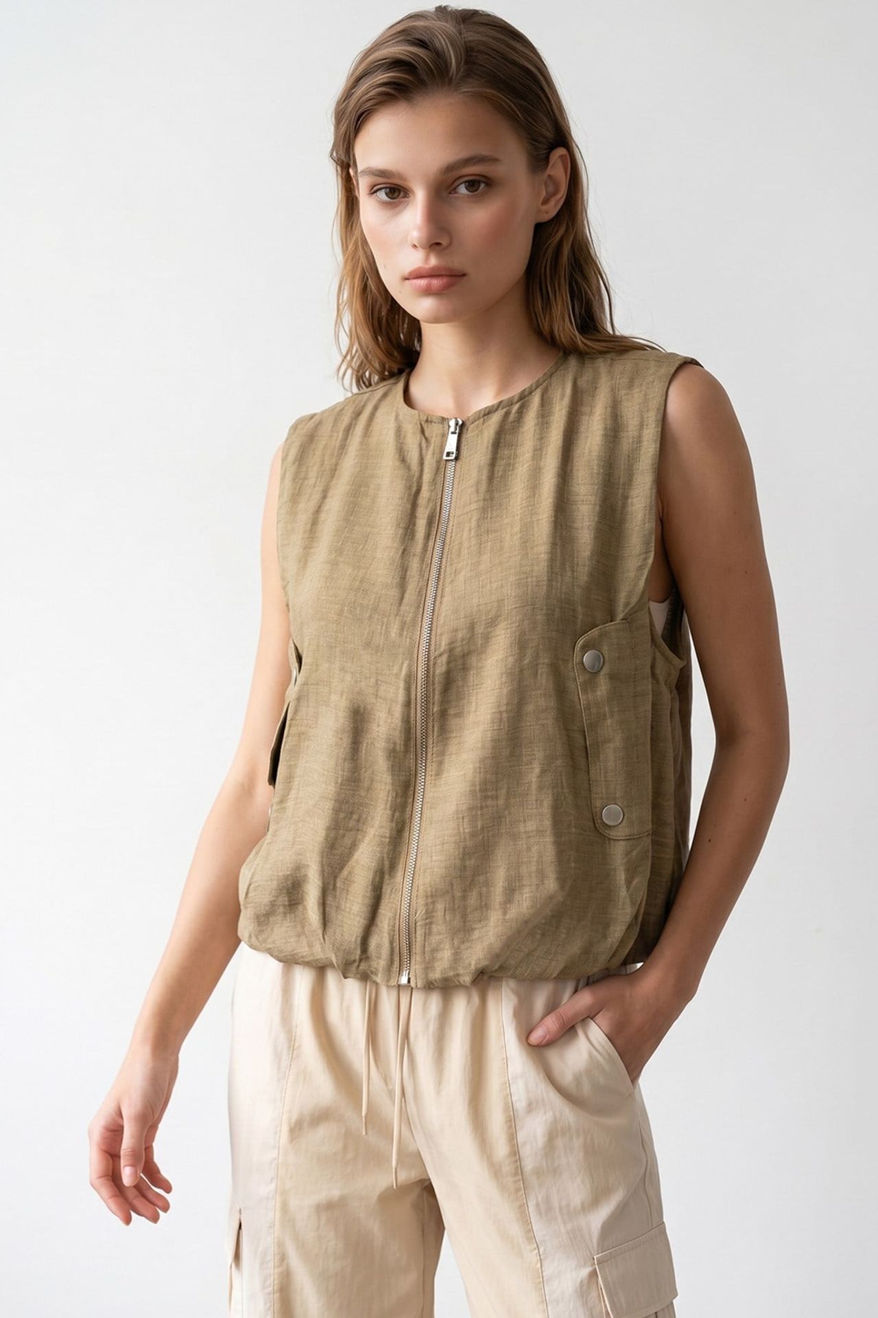 MIXRAY Women's Woven Poplin Waistcoat With Zip Front 2