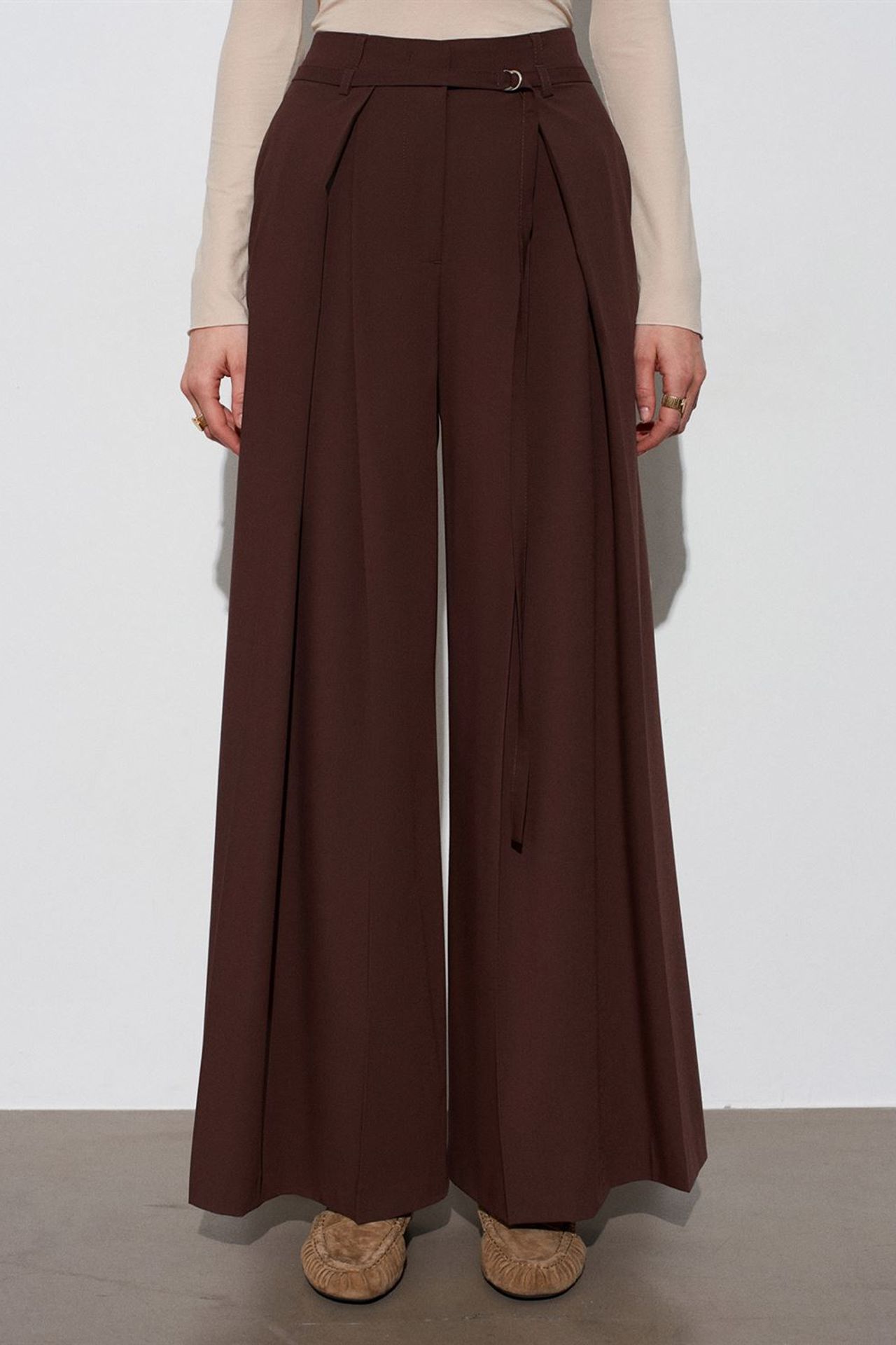 DILVIN Wide-Leg Pleated Trousers 3