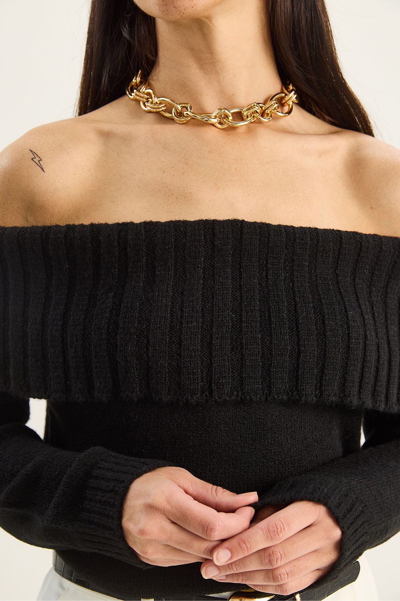 LUCCI Knit Sweater with Madonna Collar 5
