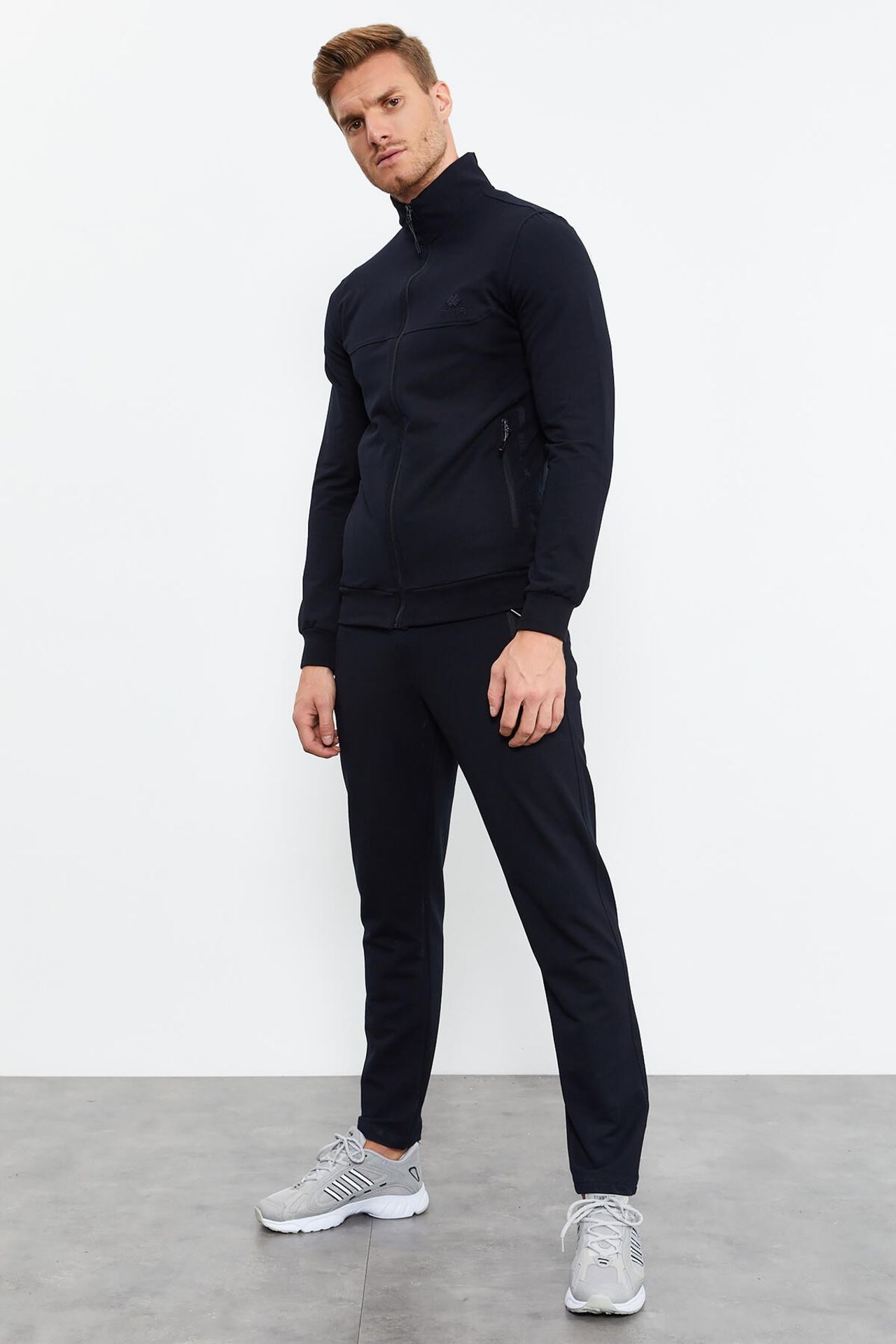 TOMMY Men's Zip-Front Sweatshirt And Pants Set 6