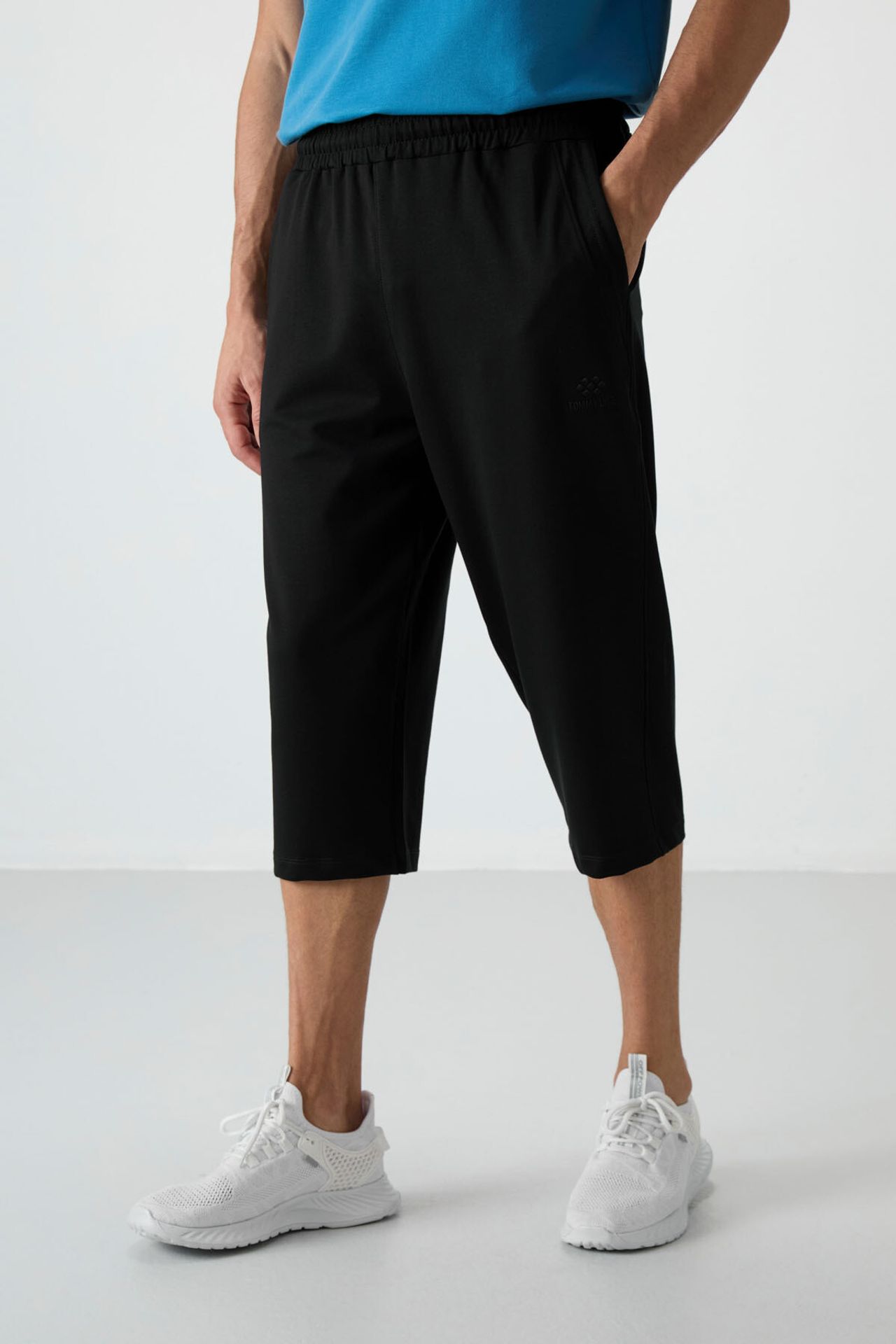 TOMMY Men's Mid-waist Wide-leg Capri Shorts 4