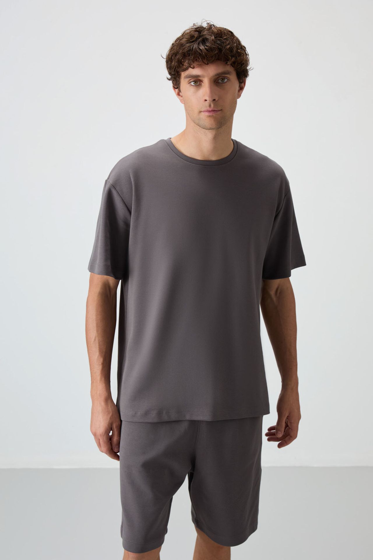 TOMMY Oversized T-Shirt And Shorts Set 5