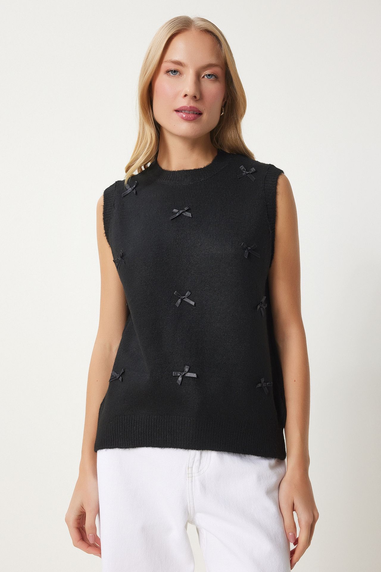 ISTANBUL Textured Knit Sweater Vest with Bow Detail 2