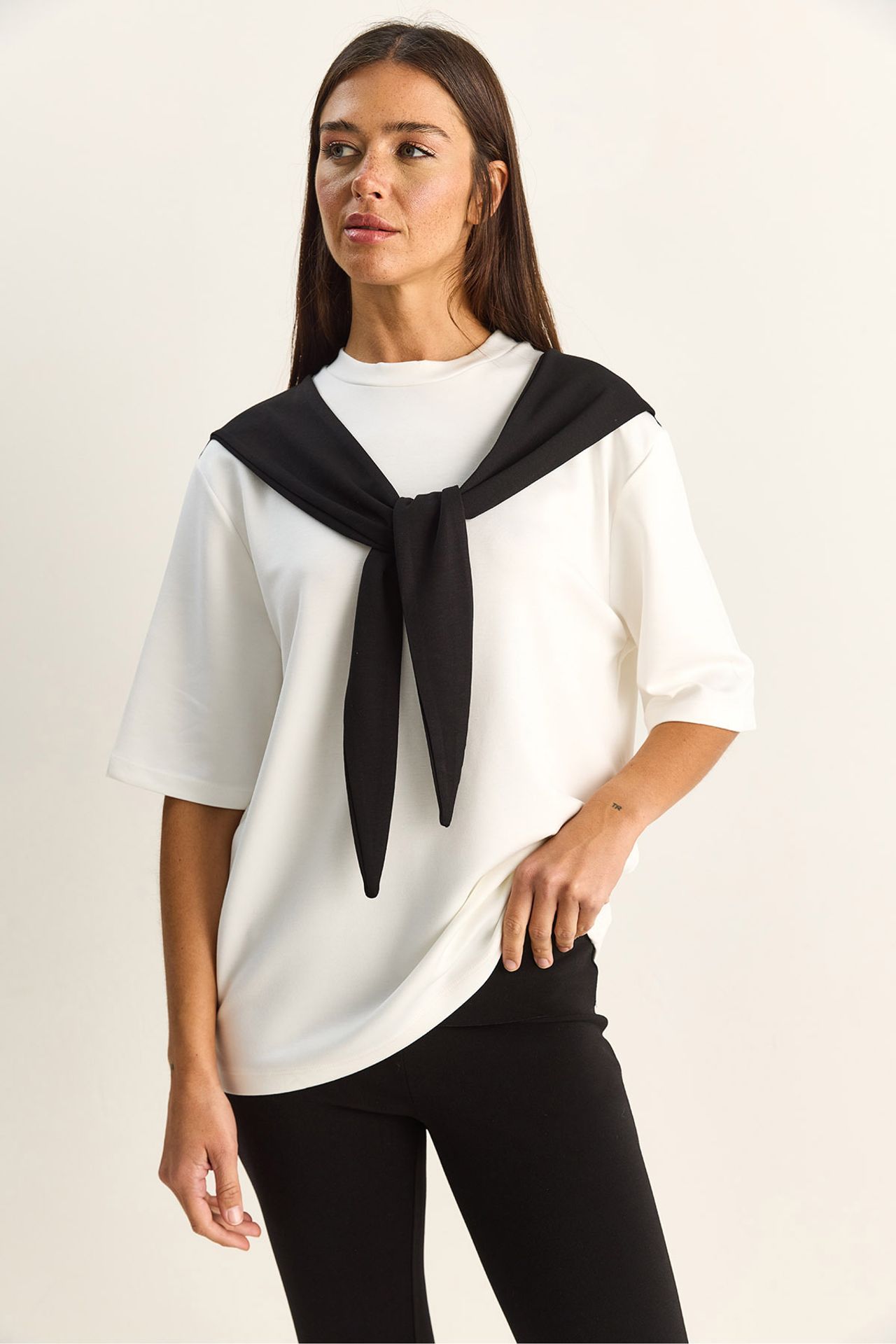 LUCCI Women's Polyester Elastane T-Shirt 2