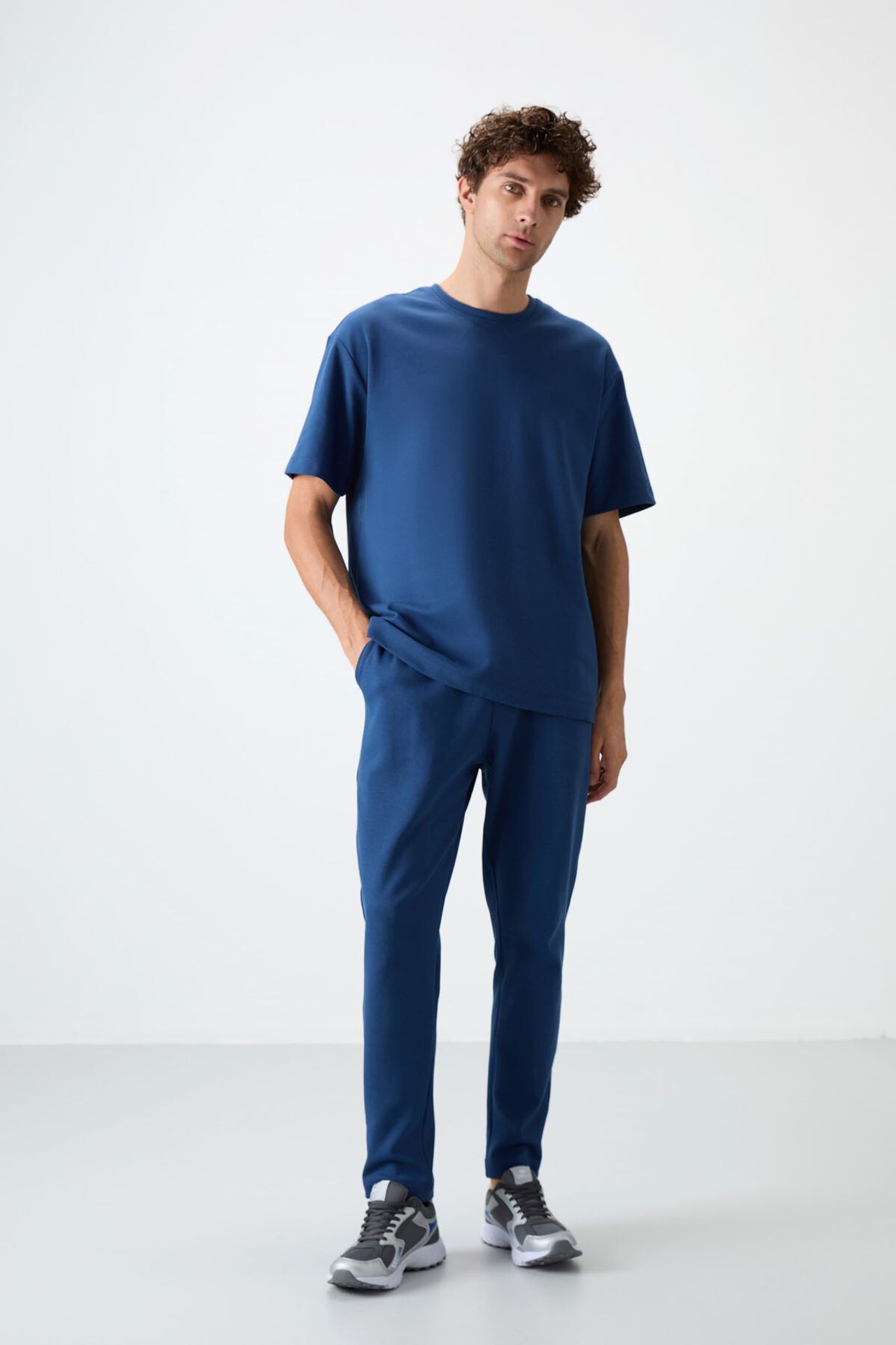 TOMMY Men's Oversized T-shirt And Pants Set 3