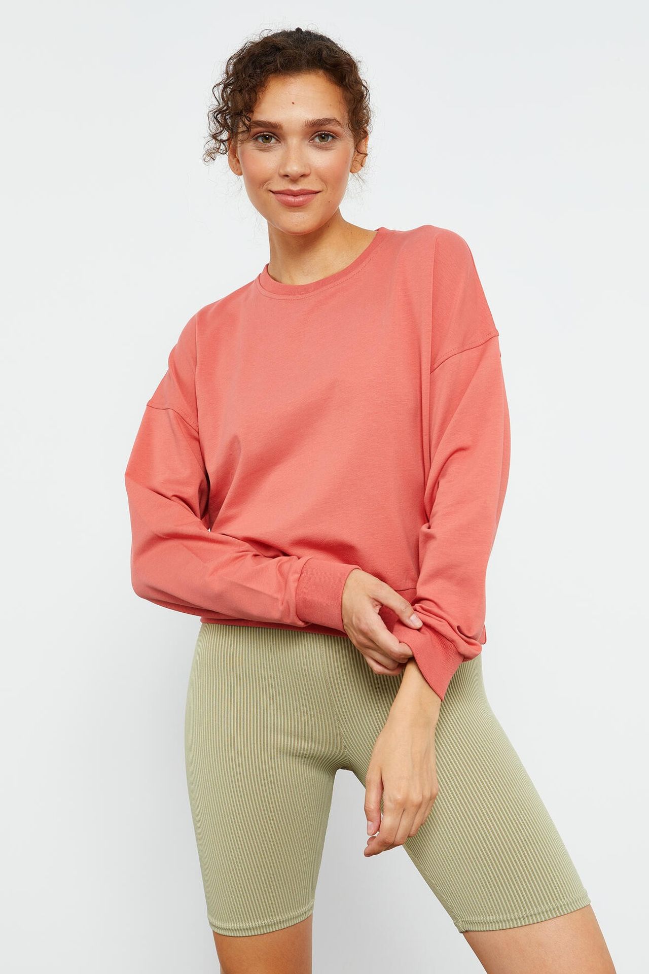 TOMMY Women's Relaxed Crew Neck Sweatshirt 6