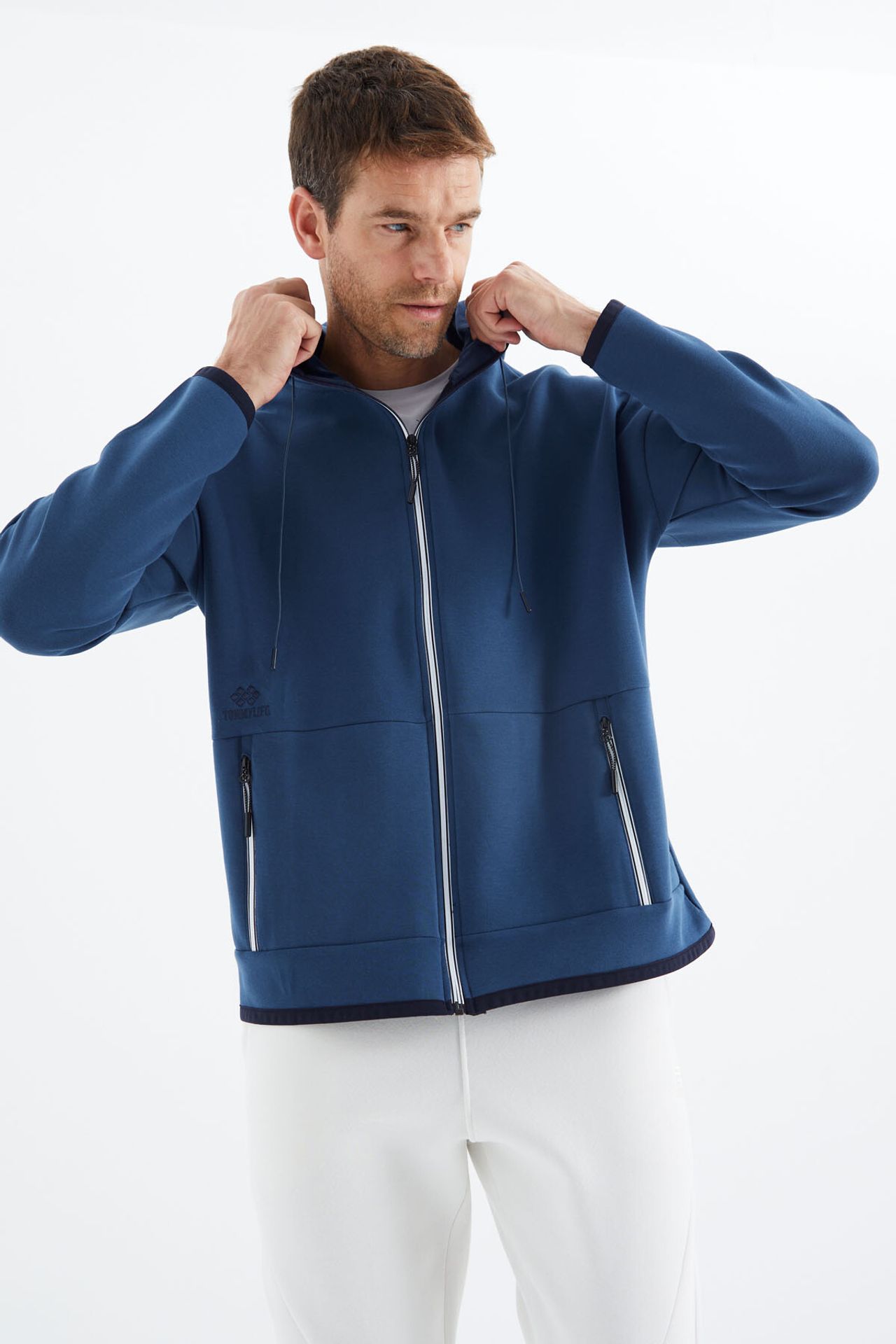 TOMMY Men’s Three-Piece Coord Set 4