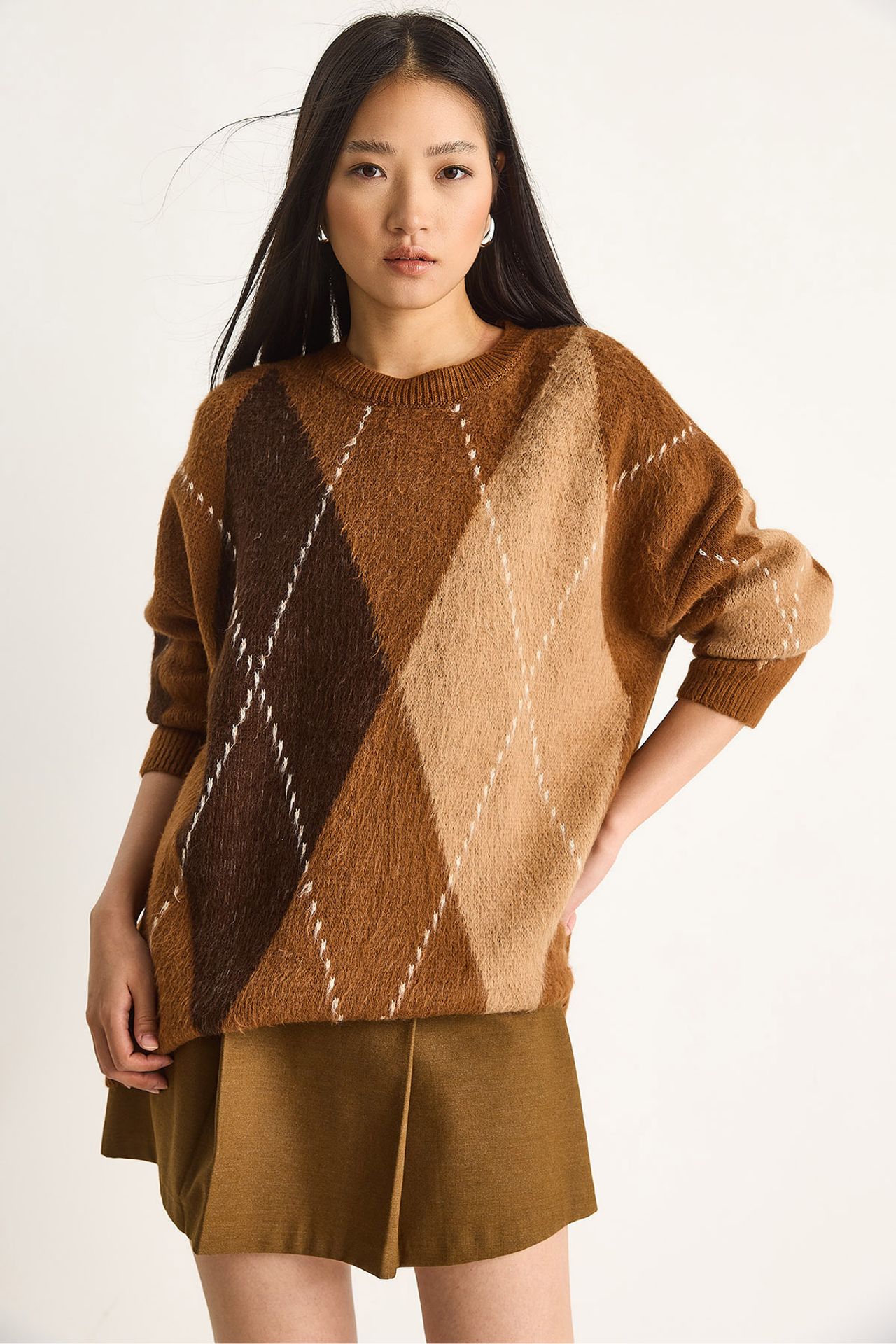 LUCCI Oversized Diamond Printed Sweater 2