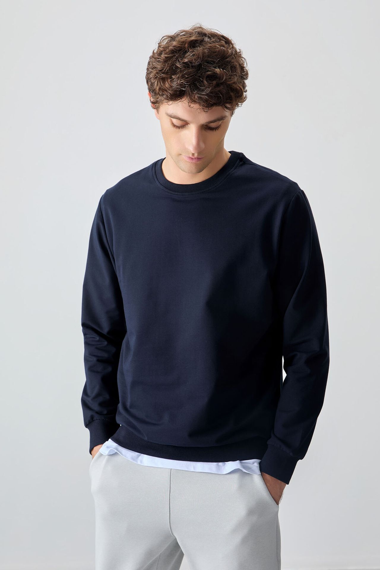 TOMMY Men's Plain Crew Neck Sweatshirt 4