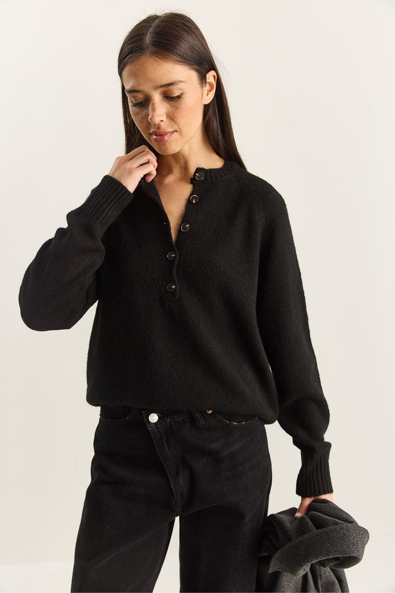 LUCCI Relaxed Fit Button Collar Knit Sweater 4