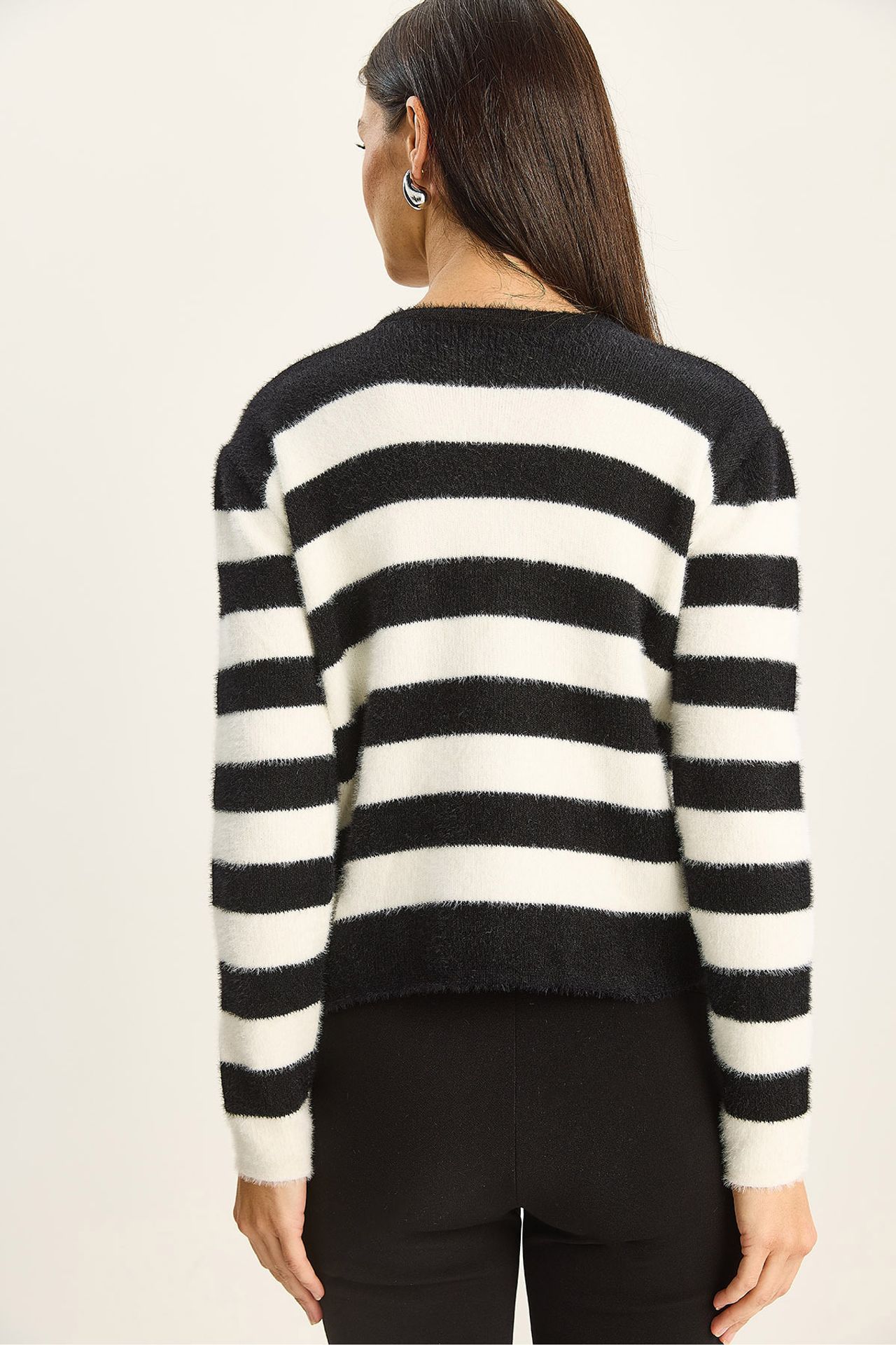 LUCCI Buttoned Striped Knit Cardigan 6
