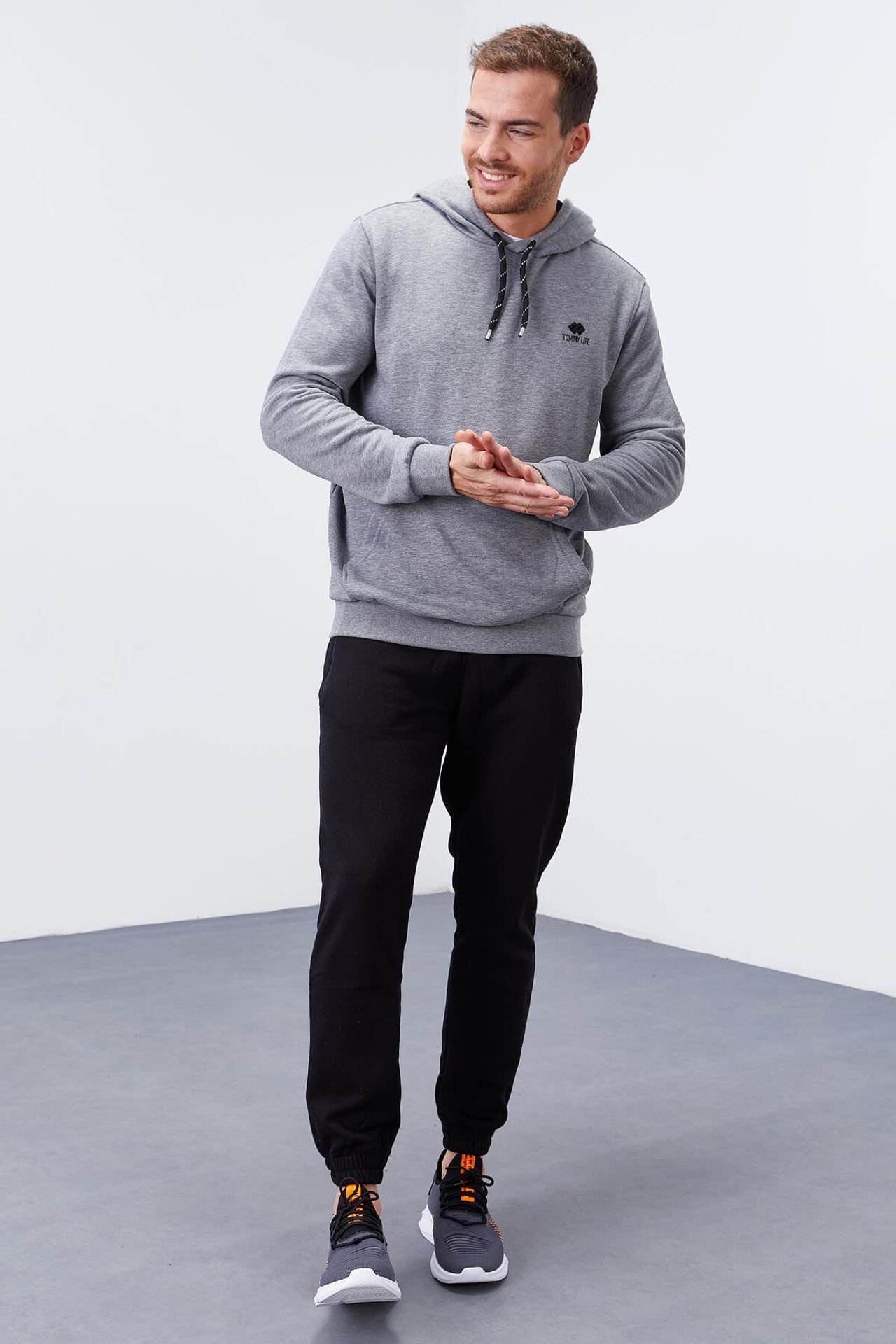 TOMMY Men's Solid Hooded Sweatshirt With Pocket 6