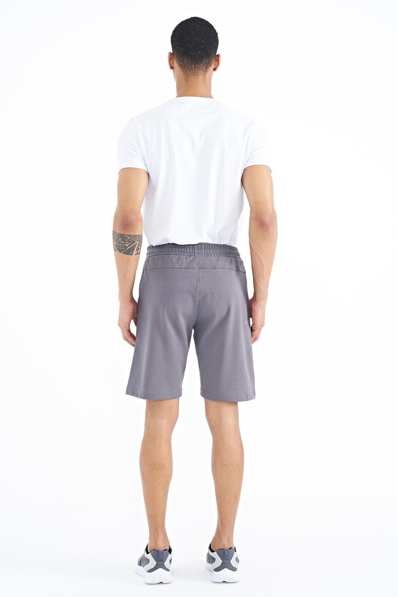 TOMMY Men's Cotton-Blend Sweat Shorts 6