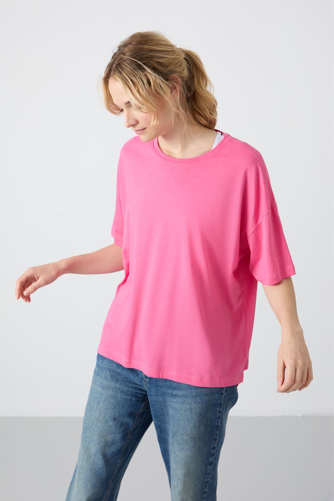 TOMMY Oversized Cotton-Modal Crew Neck T-Shirt 6