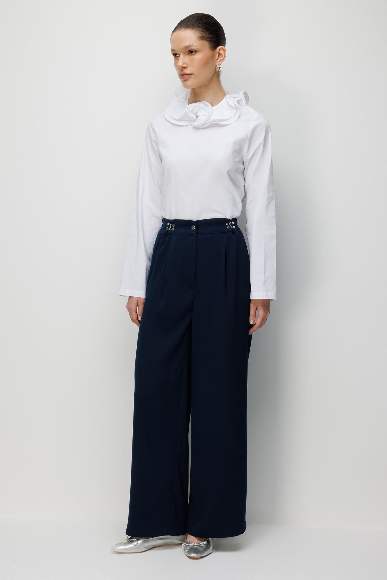 MIXRAY High Waist Wide Leg Pants with Accessory Detail 3