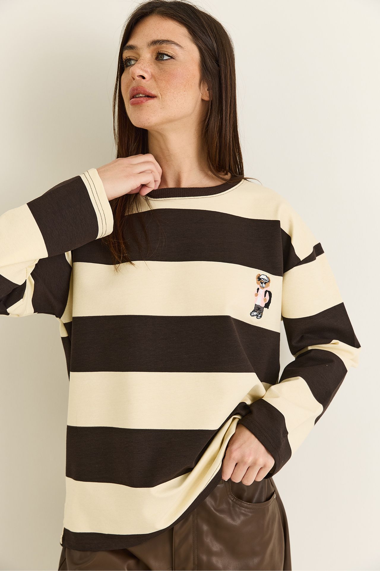 LUCCI Women's Sweatshirt 4