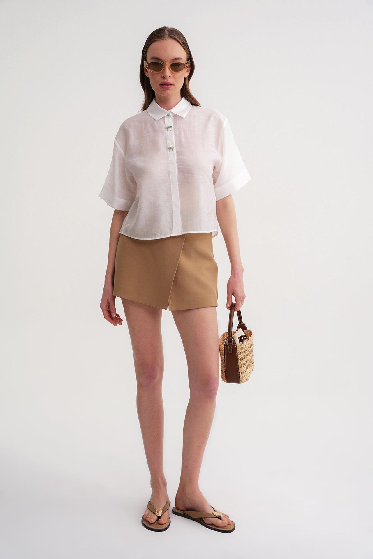 Mixray Short Sleeve Crop Shirt with Stone Accessories 2