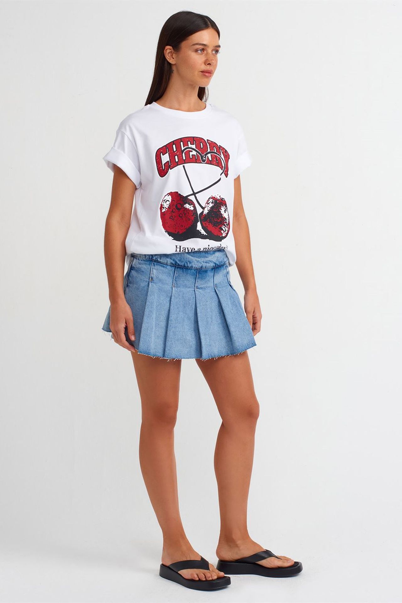 DILVIN Mid-Waist Mini Denim Skater Skirt 1