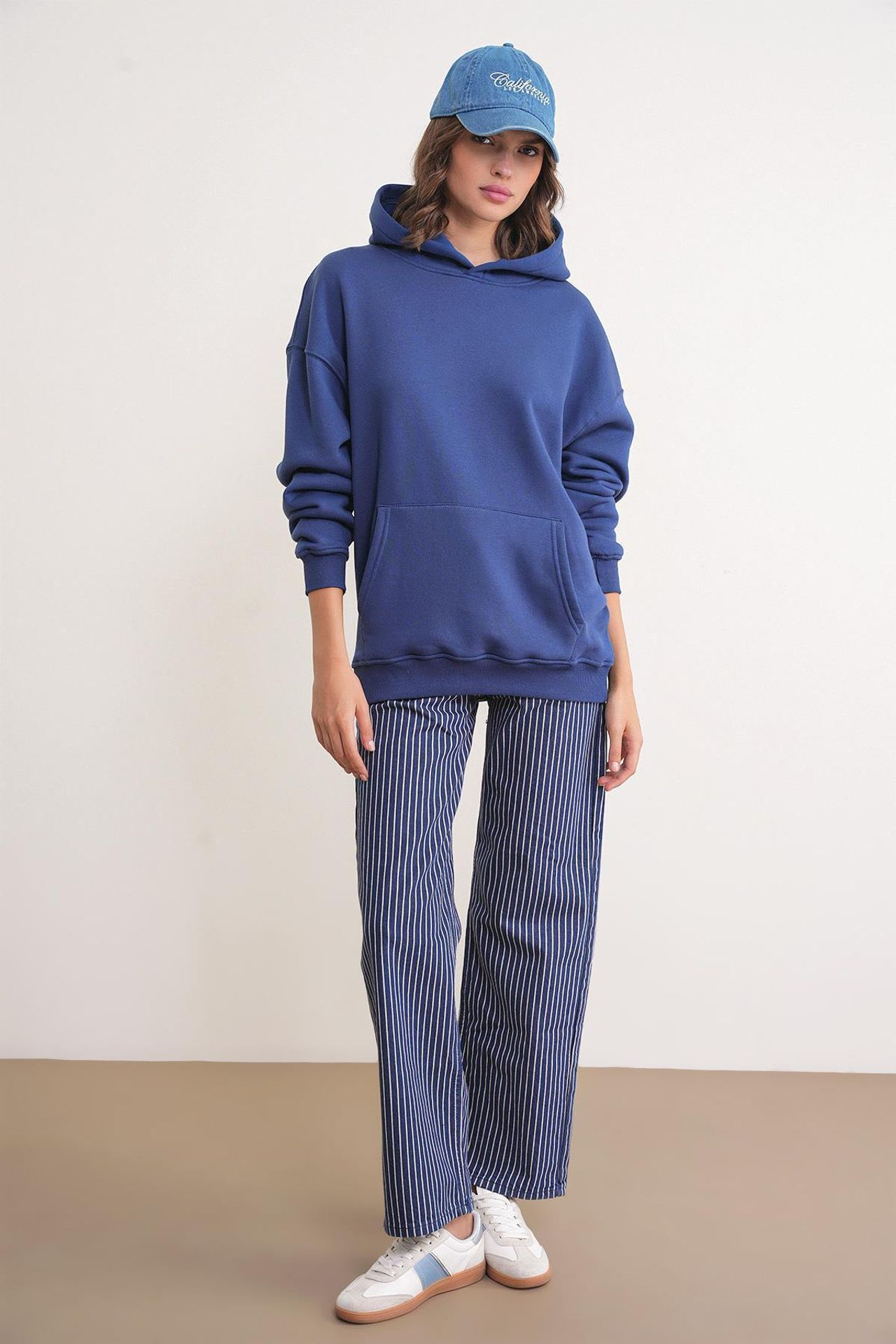 Mixray Oversized Hooded Sweatshirt with Pocket 2