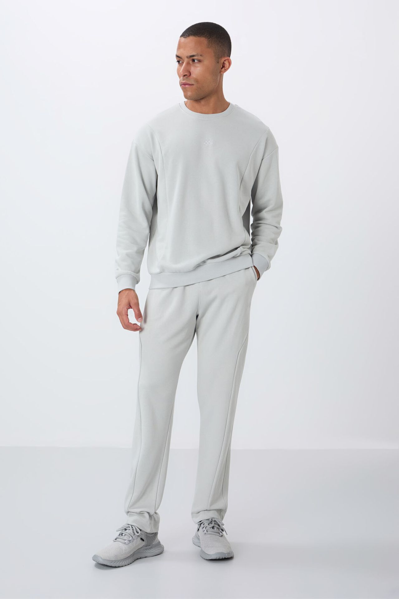 TOMMY Men's Long Sleeve Crew Neck Sweatshirt And Pants Set 1