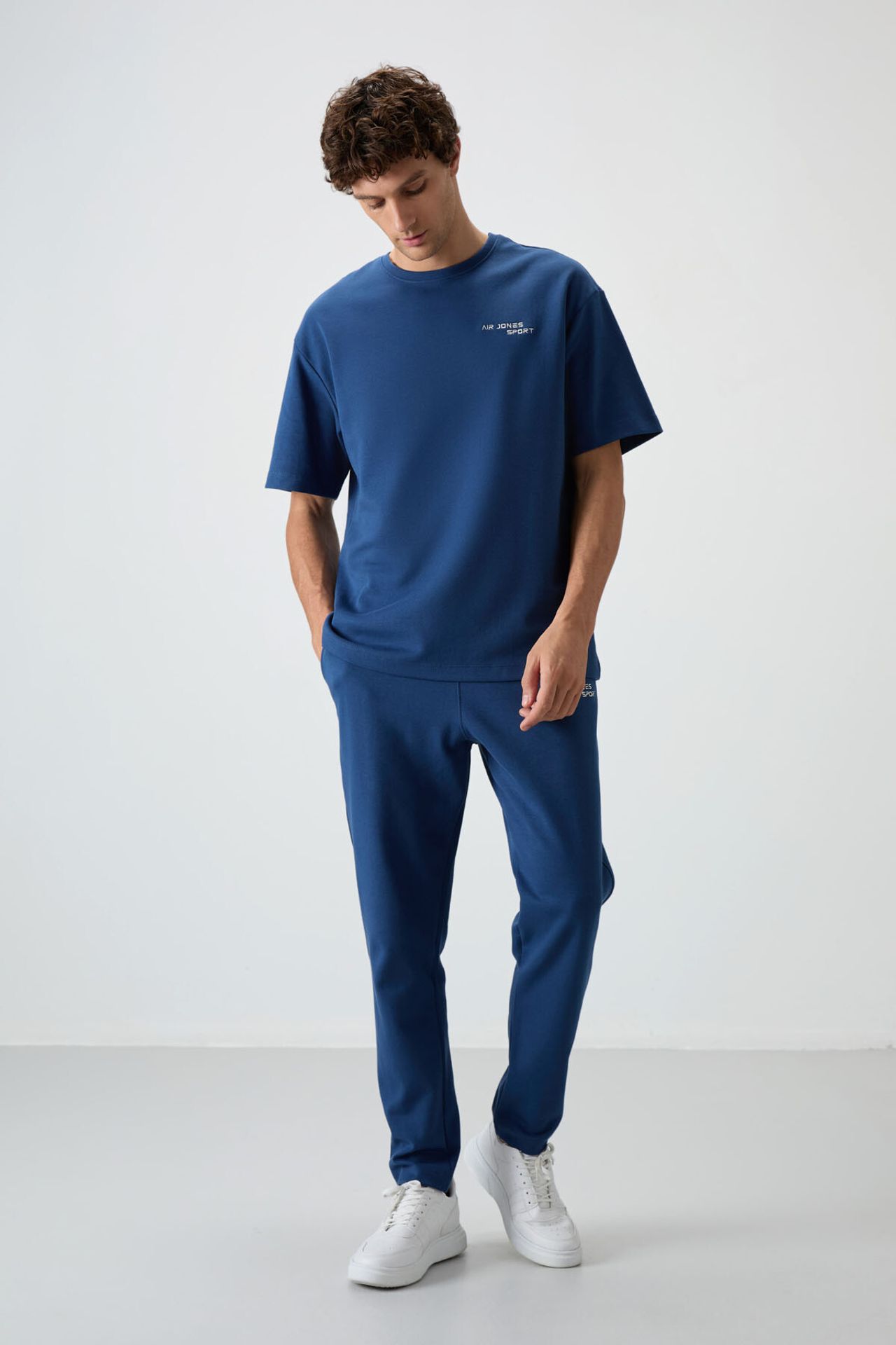 TOMMY Men's Oversized Embroidered Active Set 4