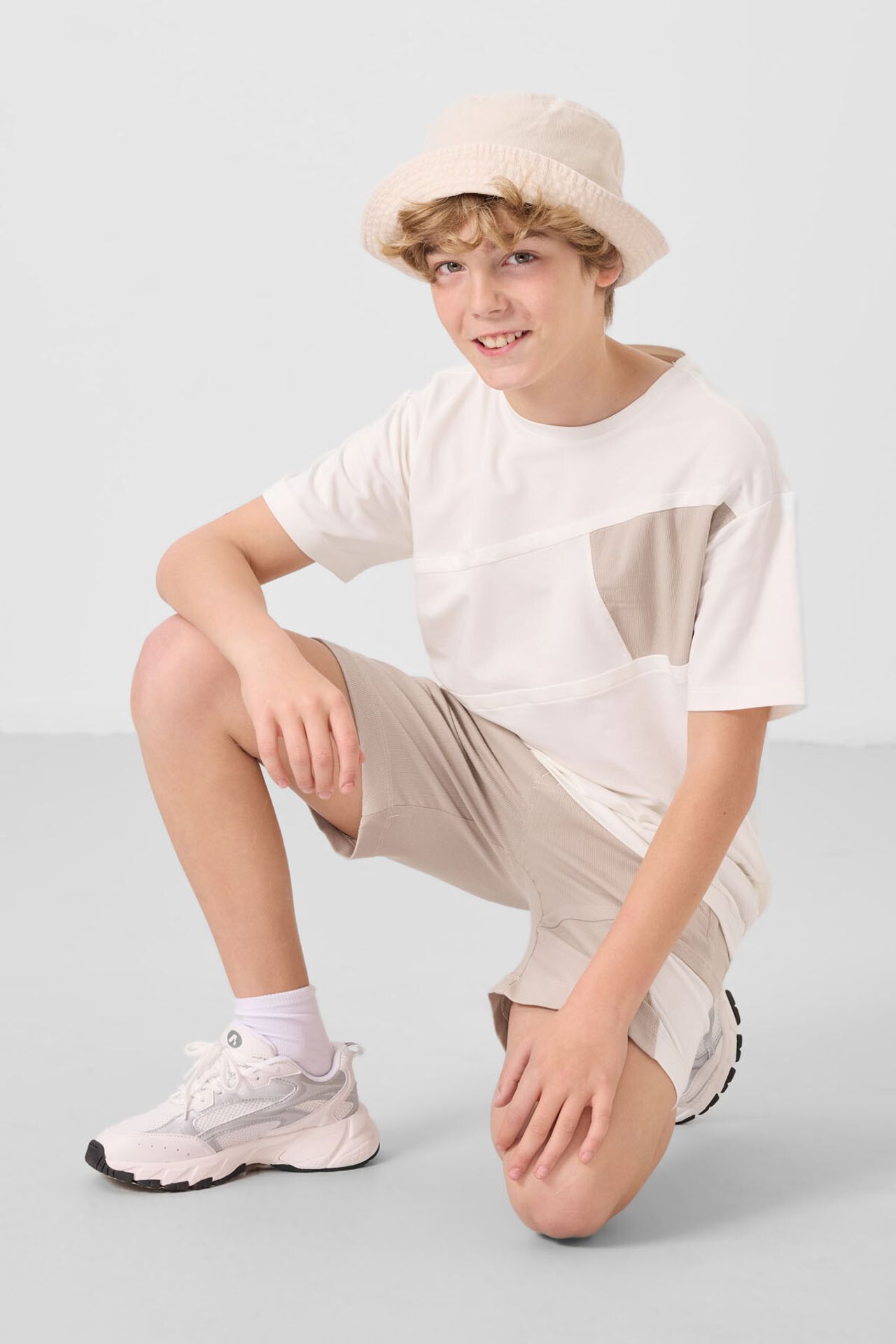 TOMMY Youth Two-Piece Coord Set 3