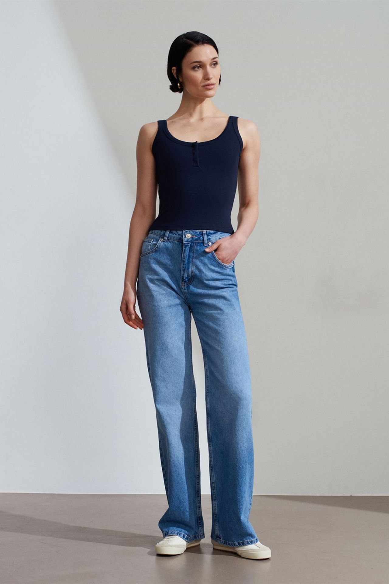 DILVIN Ribbed Crop Cami Blouse 3