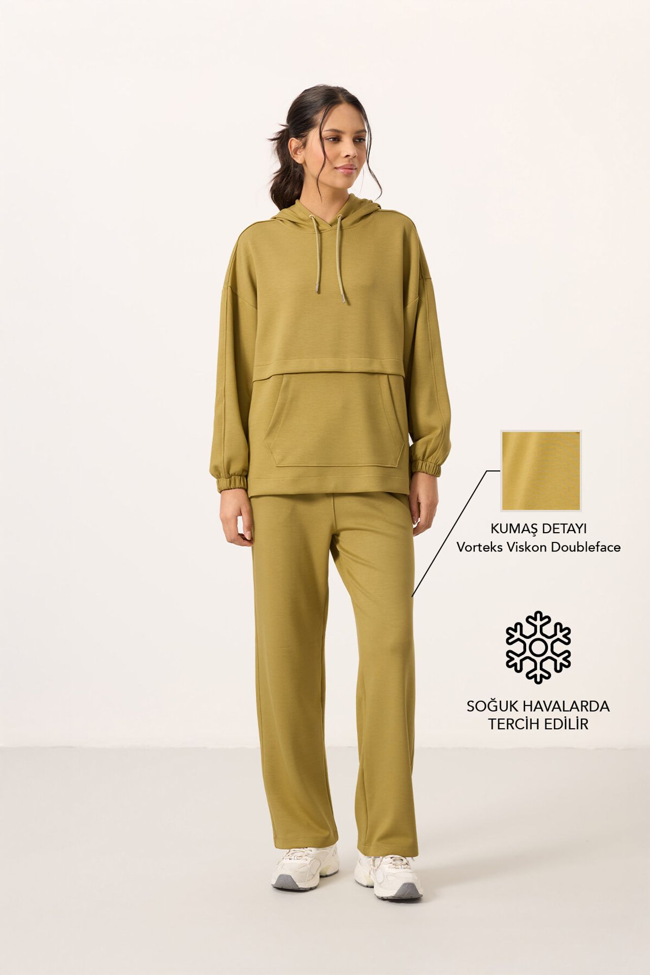 TOMMY Oversized Hooded Sweatshirt And Wide-Leg Pants Set 1