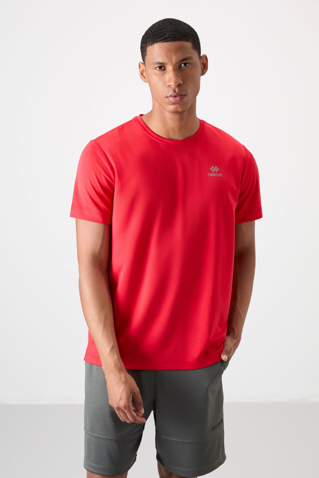 TOMMY Men's Logo Print Crew Neck T-Shirt 4