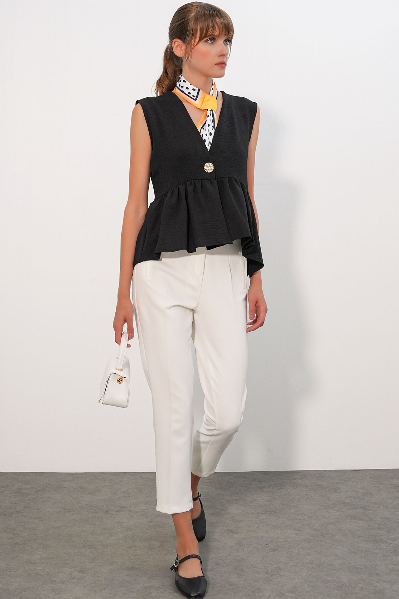 BDART V-Neck Buttoned Sleeveless Blouse 2