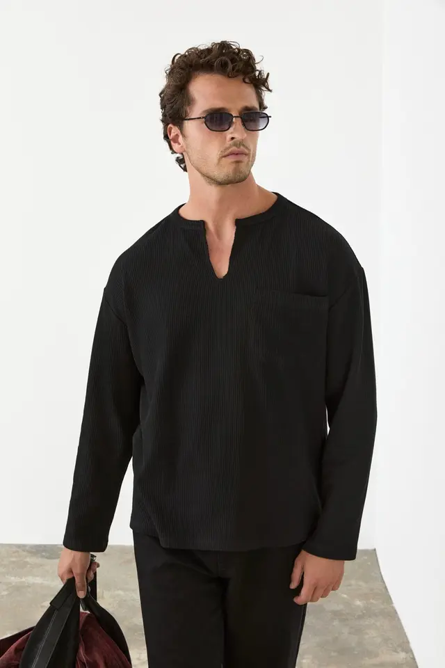 GRIMELANGE Long Sleeve Crew Neck Sweatshirt