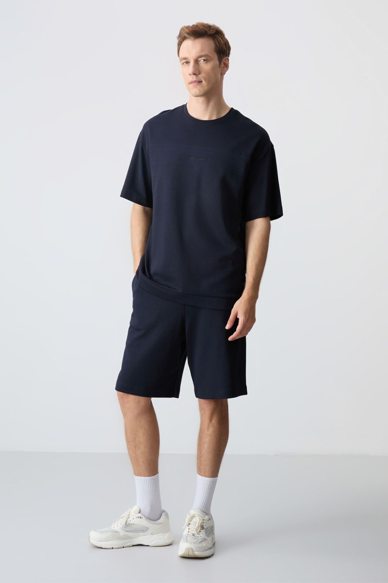 TOMMY Men's Oversized Cotton-Blend T-Shirt And Shorts Set 1