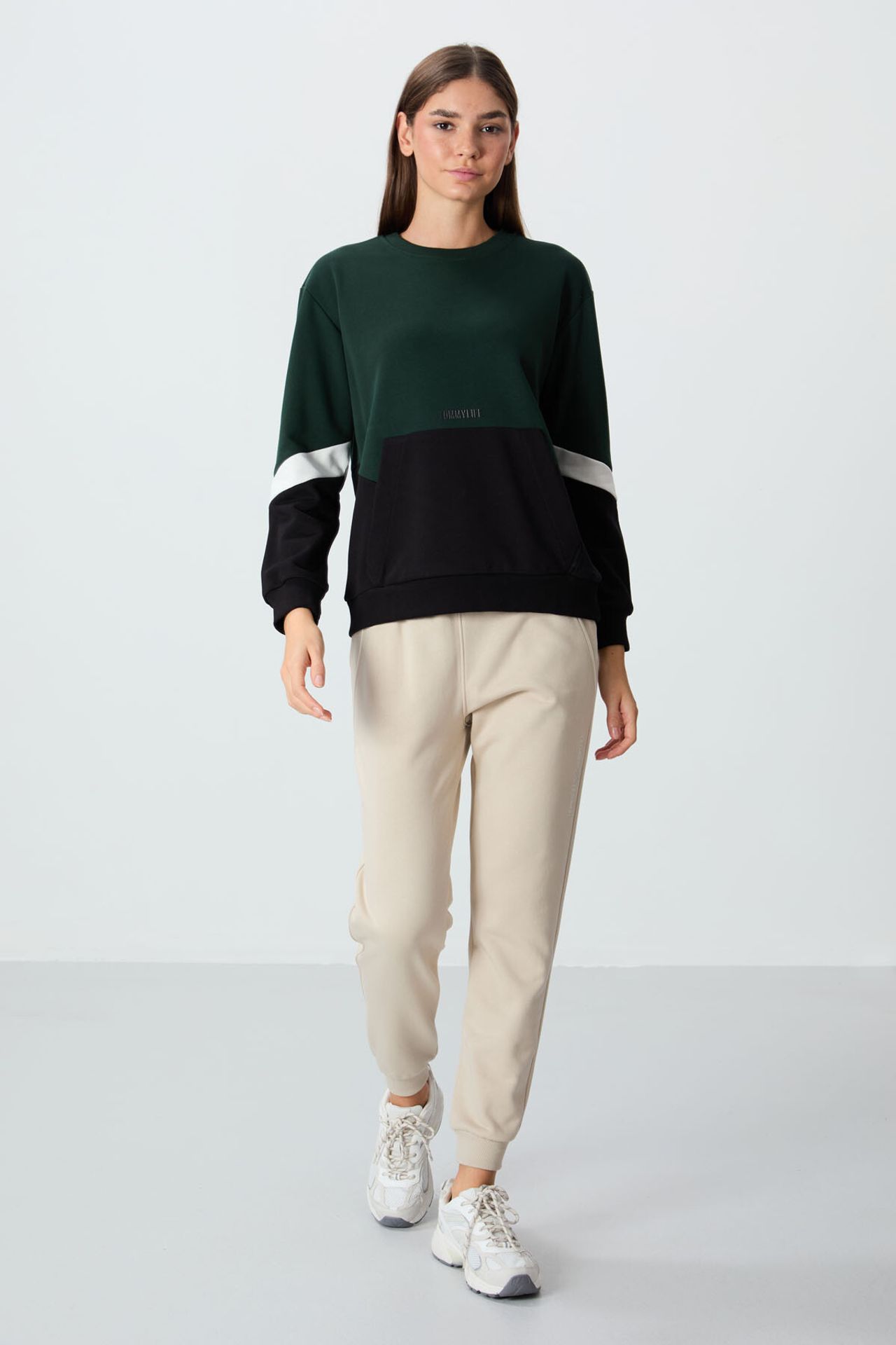 TOMMY Oversized Color-Blocked Crew Neck Sweatshirt 3
