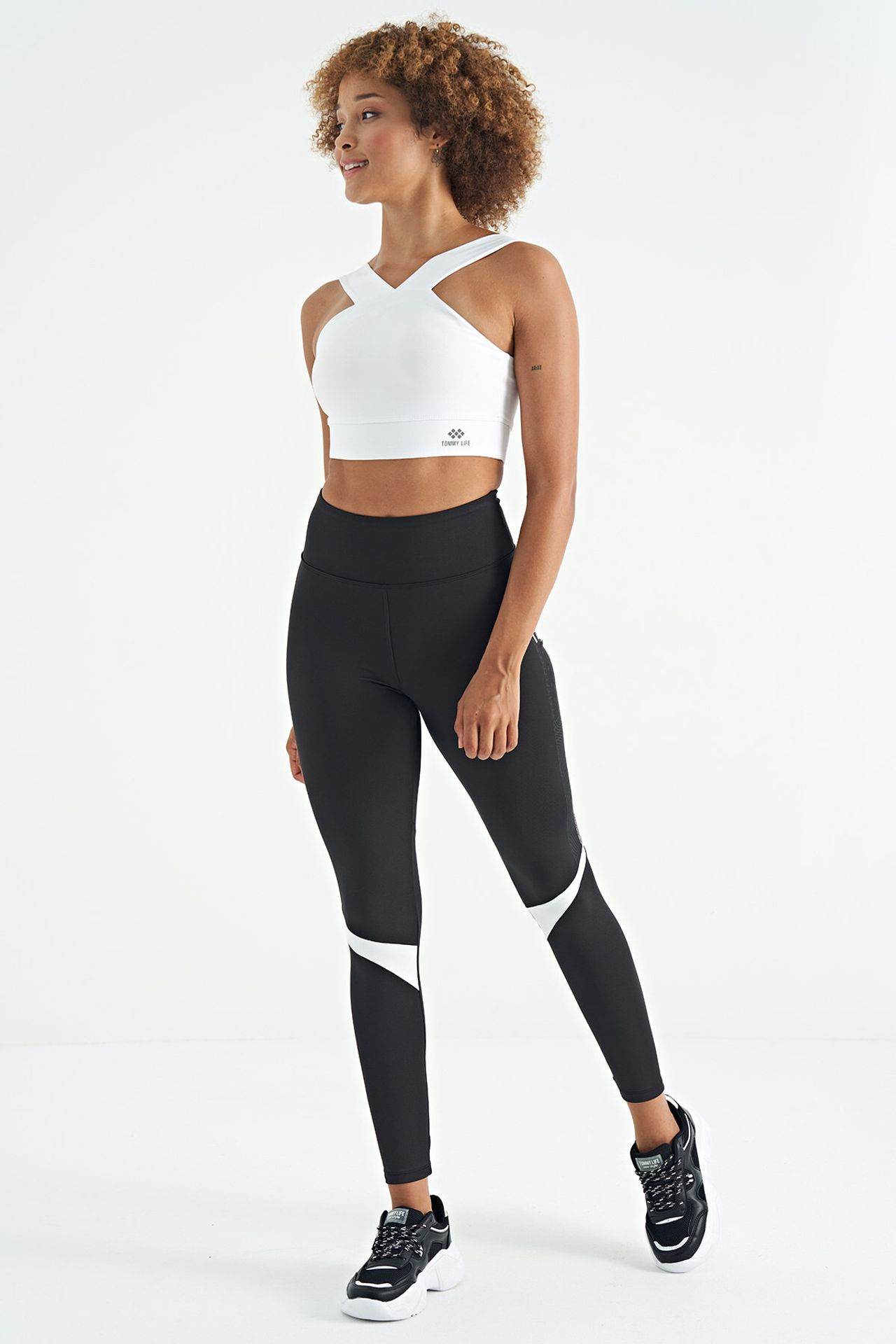 TOMMY Women's Cropped Sleeveless V-neck Sports Top 5