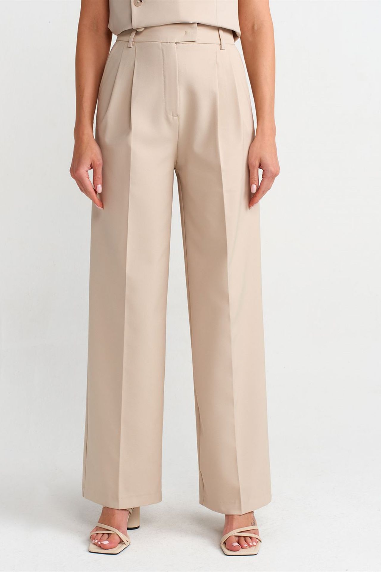 DILVIN High-Waist Wide-Leg Crepe Trousers With Belt 3